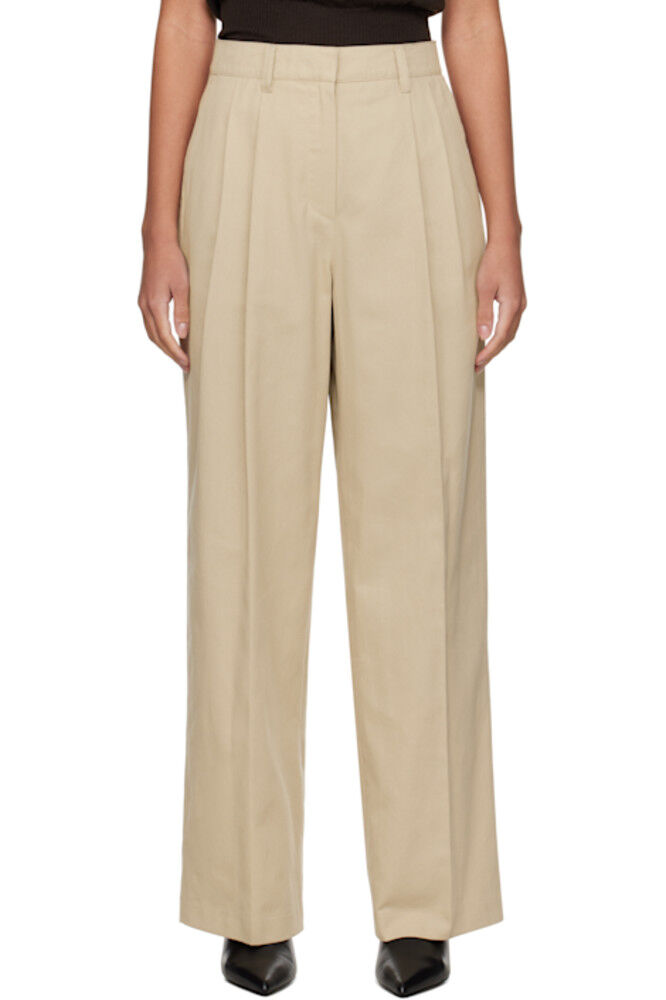 Бежевые брюки-чинос с двойной складкой Dunst
Бежевые брюки-чинос с двойной складкой Dunst