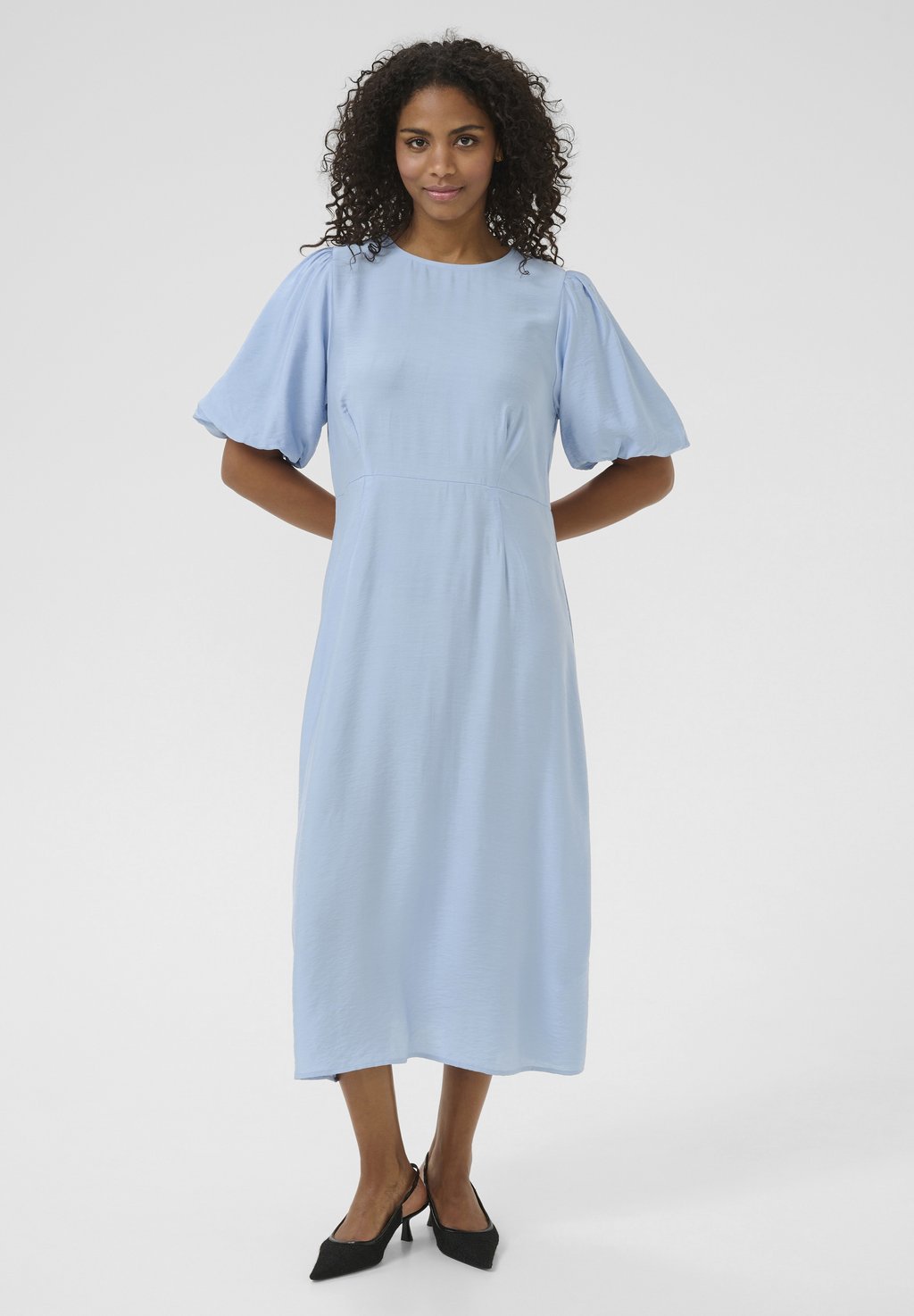 Элегантное платье KAPACO Kaffe, светло-голубой 
Элегантное платье KAPACO Kaffe, светло-голубой