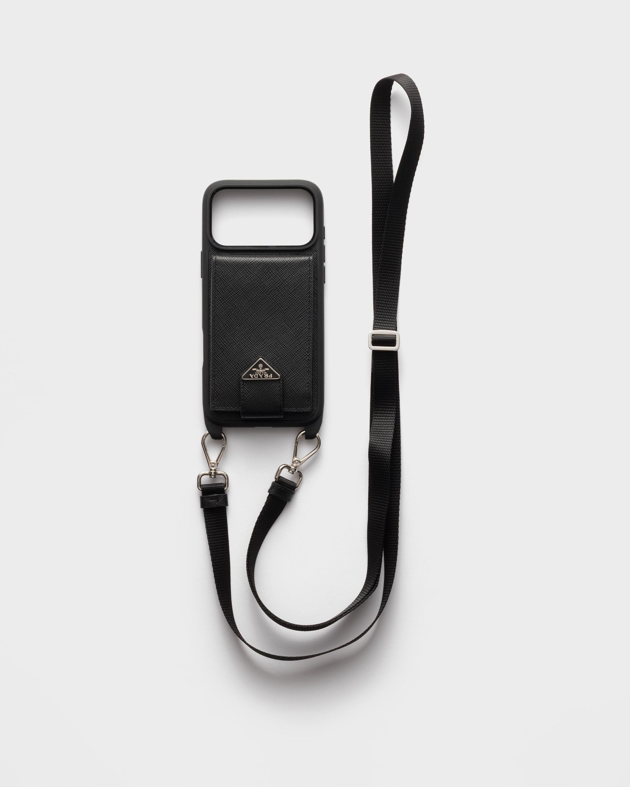 Чехол из сафьяновой кожи для iPhone 17 Pro Max с наплечным ремнем Prada, черный
Чехол из сафьяновой кожи для iPhone 17 Pro Max с наплечным ремнем Prada, черный