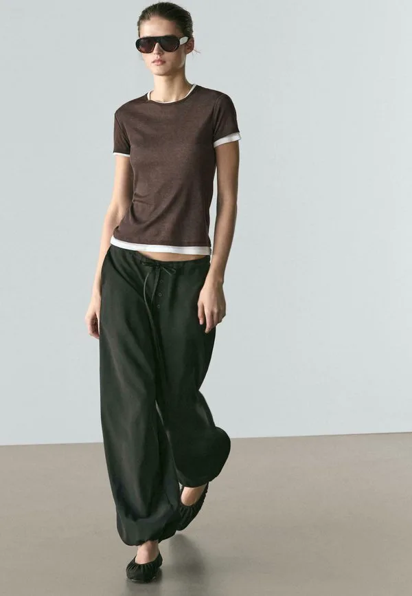 Футболка с коротким рукавом и двойной базовой отделкой Massimo Dutti, Brown, Коричневый, Футболка с коротким рукавом и двойной базовой отделкой Massimo Dutti, Brown
Футболка с коротким рукавом и двойной базовой отделкой Massimo Dutti, Brown, Коричневый, Футболка с коротким рукавом и двойной базовой отделкой Massimo Dutti, Brown