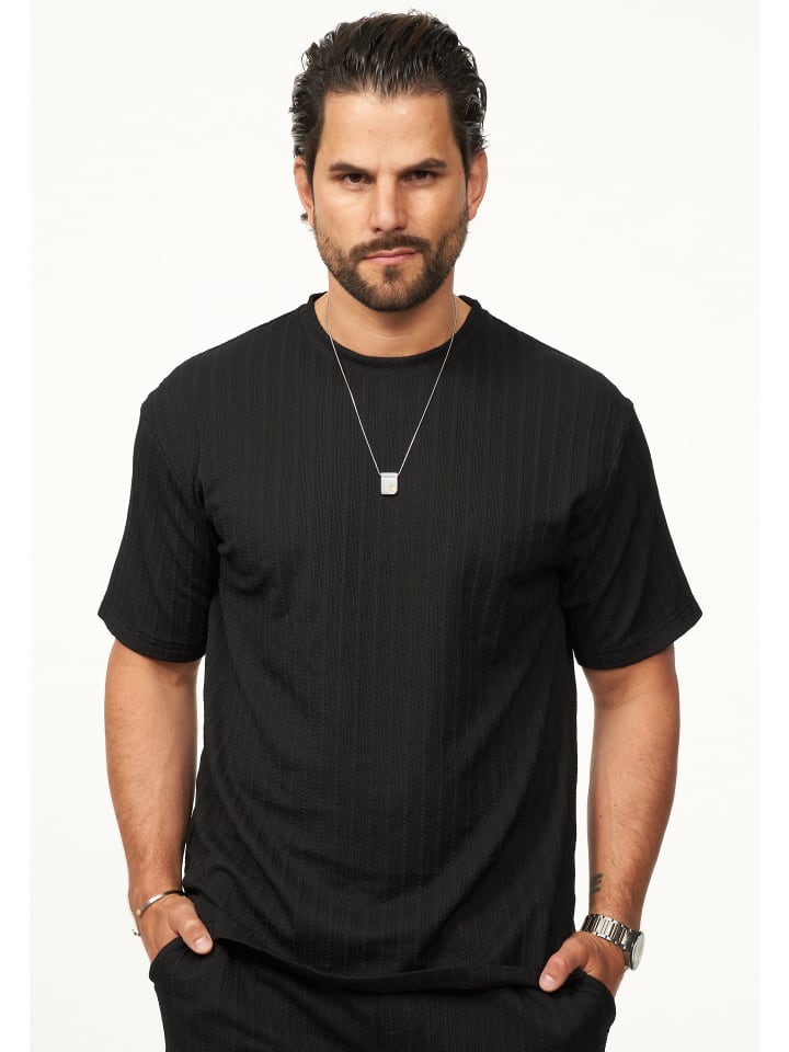 Футболка CARISMA, черный
Футболка CARISMA, черный