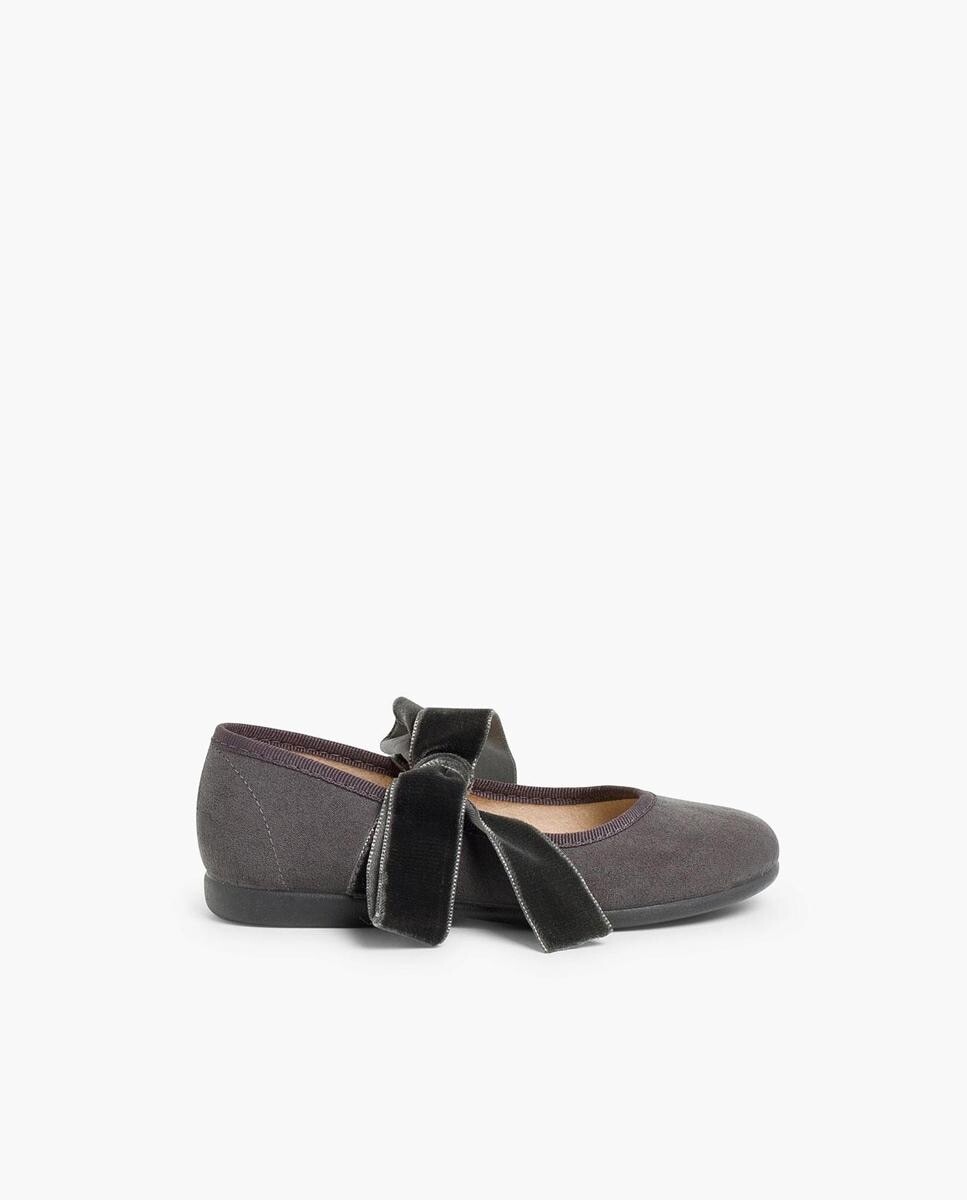 Девичья Мэри Джейн с бархатным бантом Pisamonas, серый
Девичья Мэри Джейн с бархатным бантом Pisamonas, серый