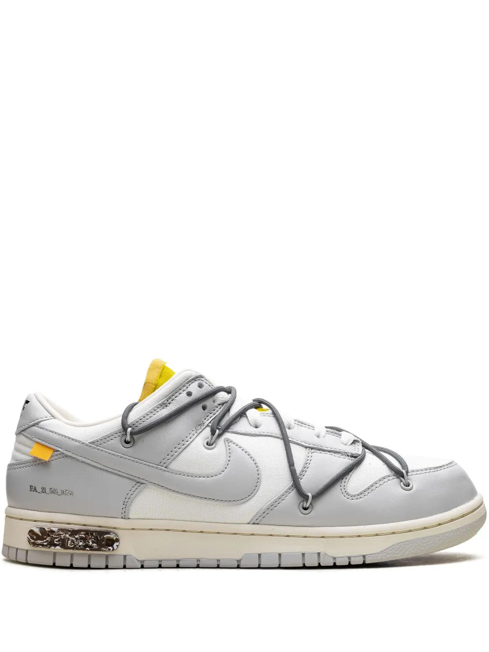 Кроссовки Dunk Low Lot 41 из коллаборации с Off-White Nike, серый
Кроссовки Dunk Low Lot 41 из коллаборации с Off-White Nike, серый