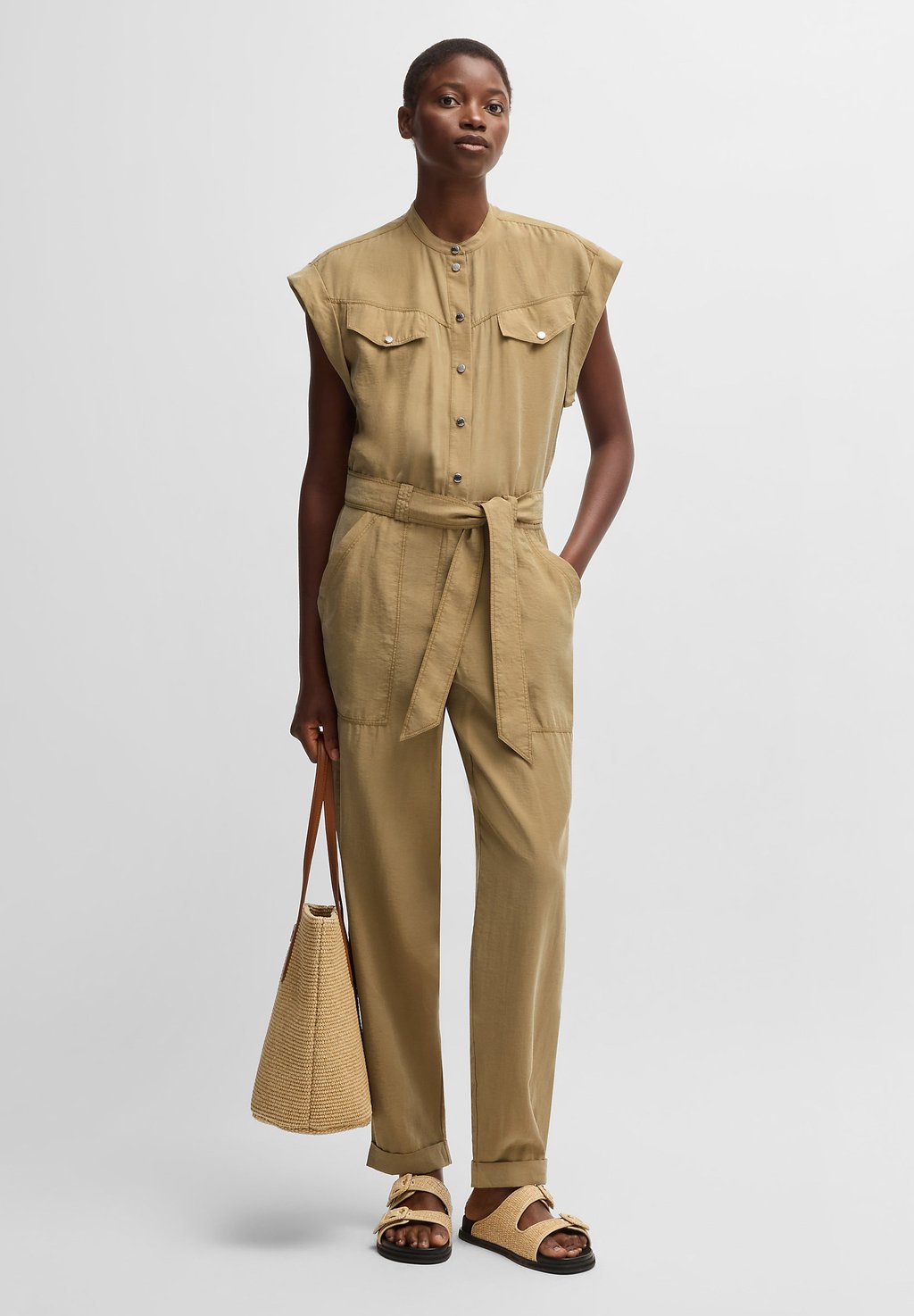 Комбинезон BOSS, бежевый
Комбинезон BOSS, бежевый