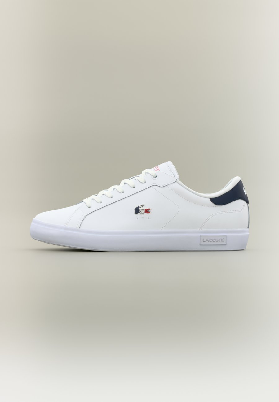 Кроссовки Lacoste POWERCOURT 125, White/Navy/Red/White
Кроссовки Lacoste POWERCOURT 125, White/Navy/Red/White