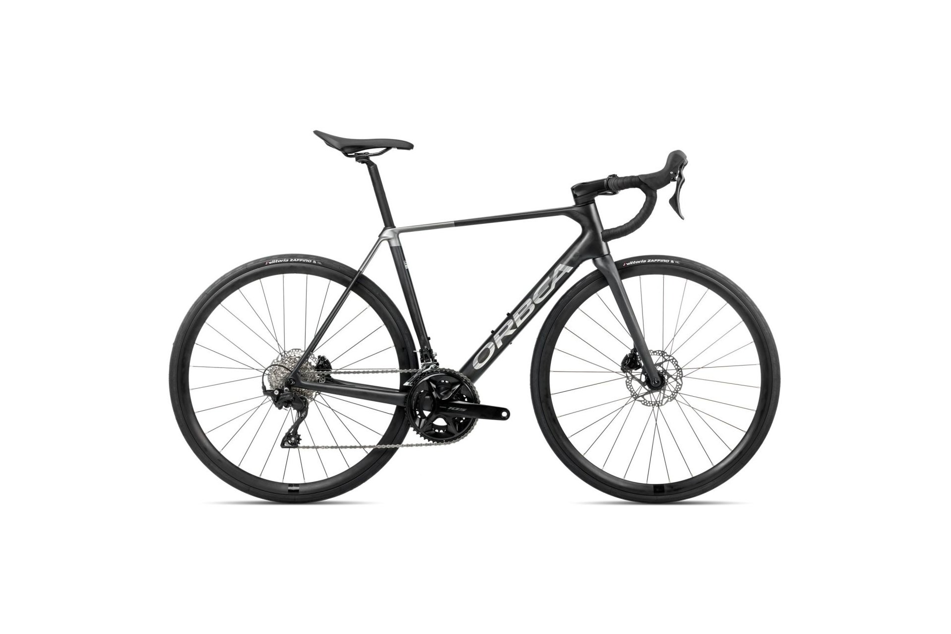 Шоссейный велосипед Orbea Orca m30 - 28 дюймов - diamant - 2026, schwarz | diamond carbon view (matt) - titan grey (gloss)
Шоссейный велосипед Orbea Orca m30 - 28 дюймов - diamant - 2026, schwarz | diamond carbon view (matt) - titan grey (gloss)