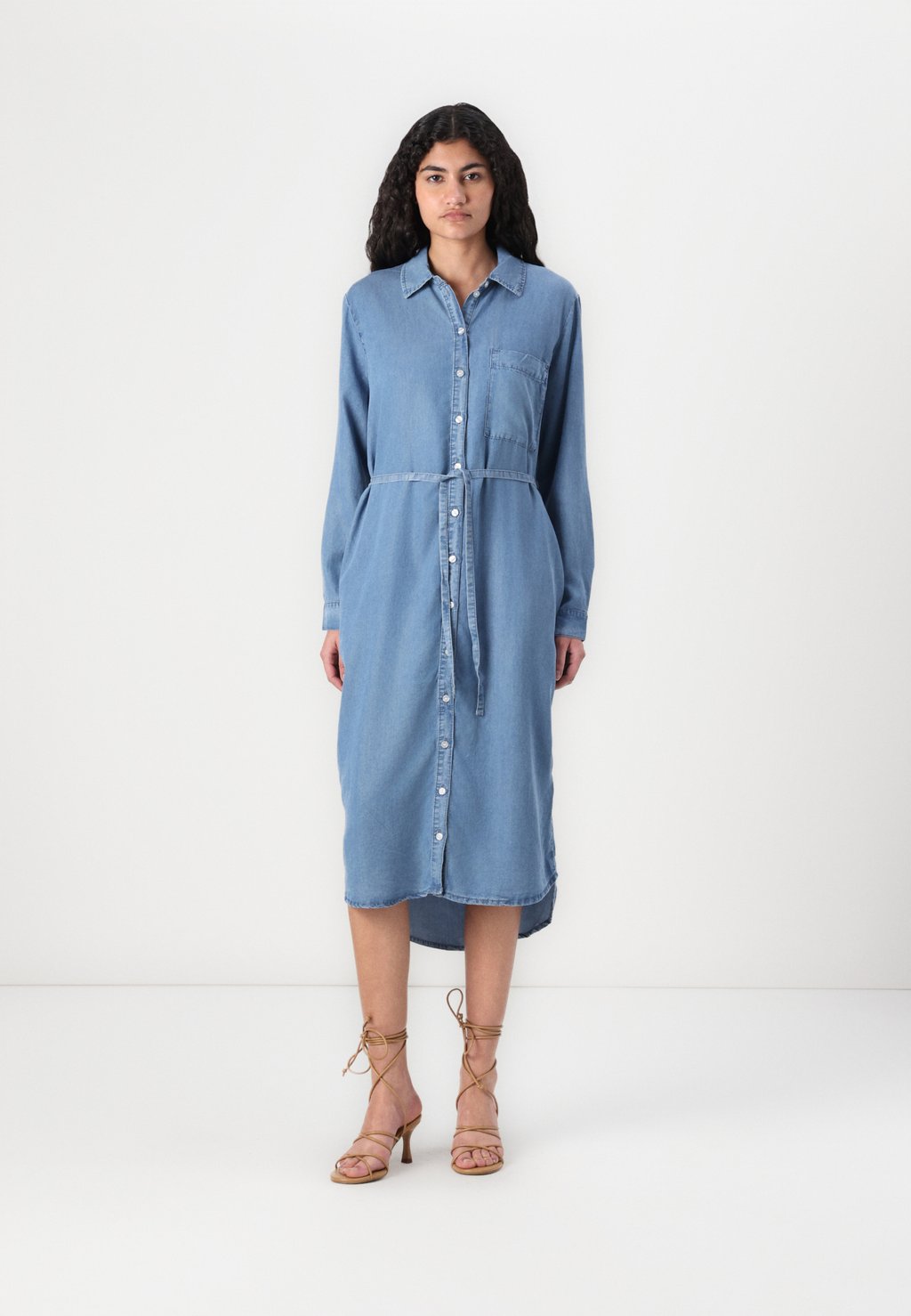 Платье-рубашка ONLPEMA MIDI DRESS ONLY, цвет Medium Blue Denim 
Платье-рубашка ONLPEMA MIDI DRESS ONLY, цвет Medium Blue Denim