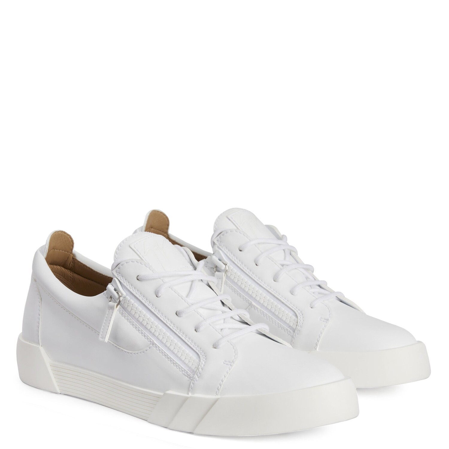 Джузеппе Занотти The Shark 5.0 Low Giuseppe Zanotti, белый
Джузеппе Занотти The Shark 5.0 Low Giuseppe Zanotti, белый