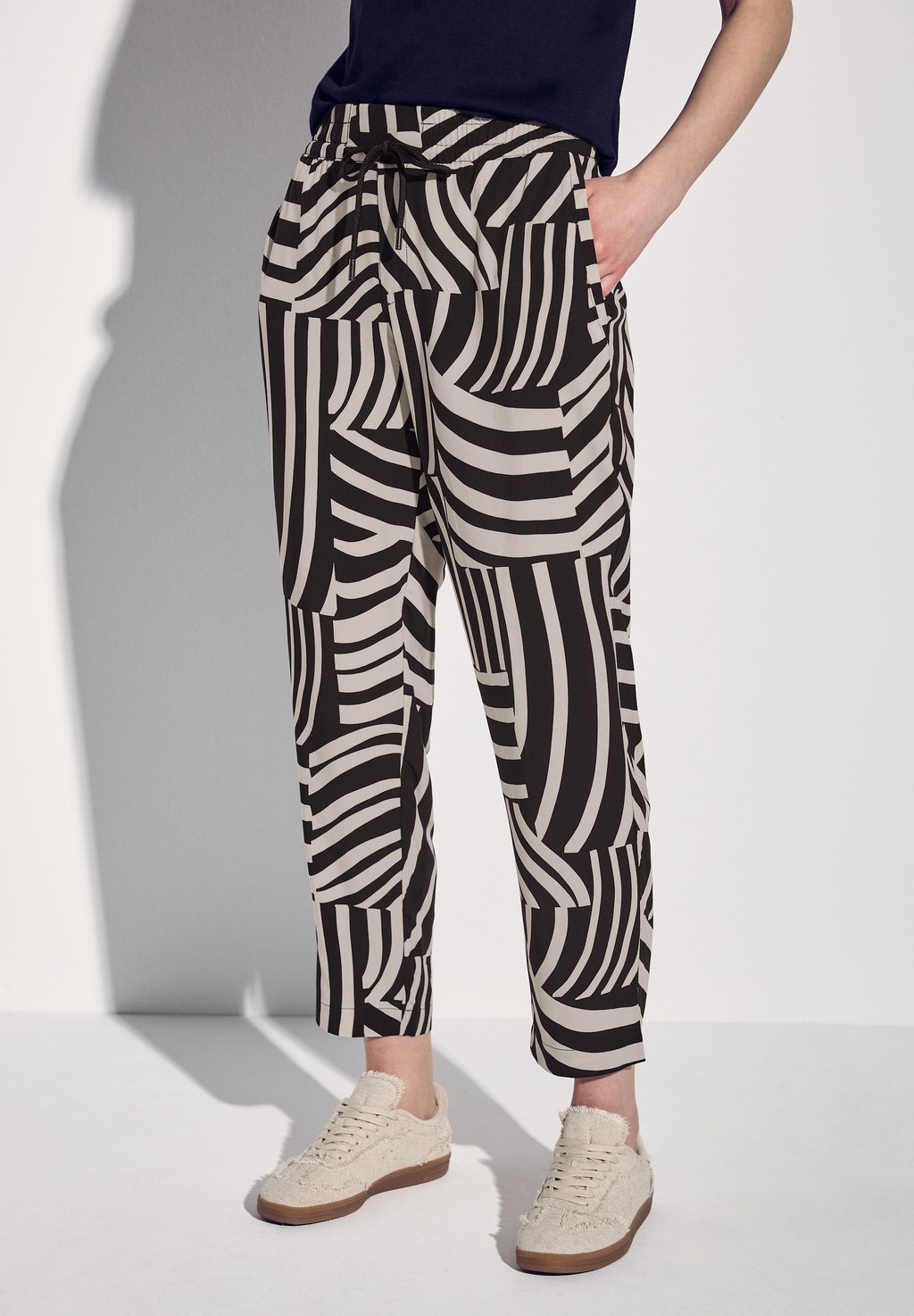 Брюки GEMUSTERTE Street One, черный
Брюки GEMUSTERTE Street One, черный