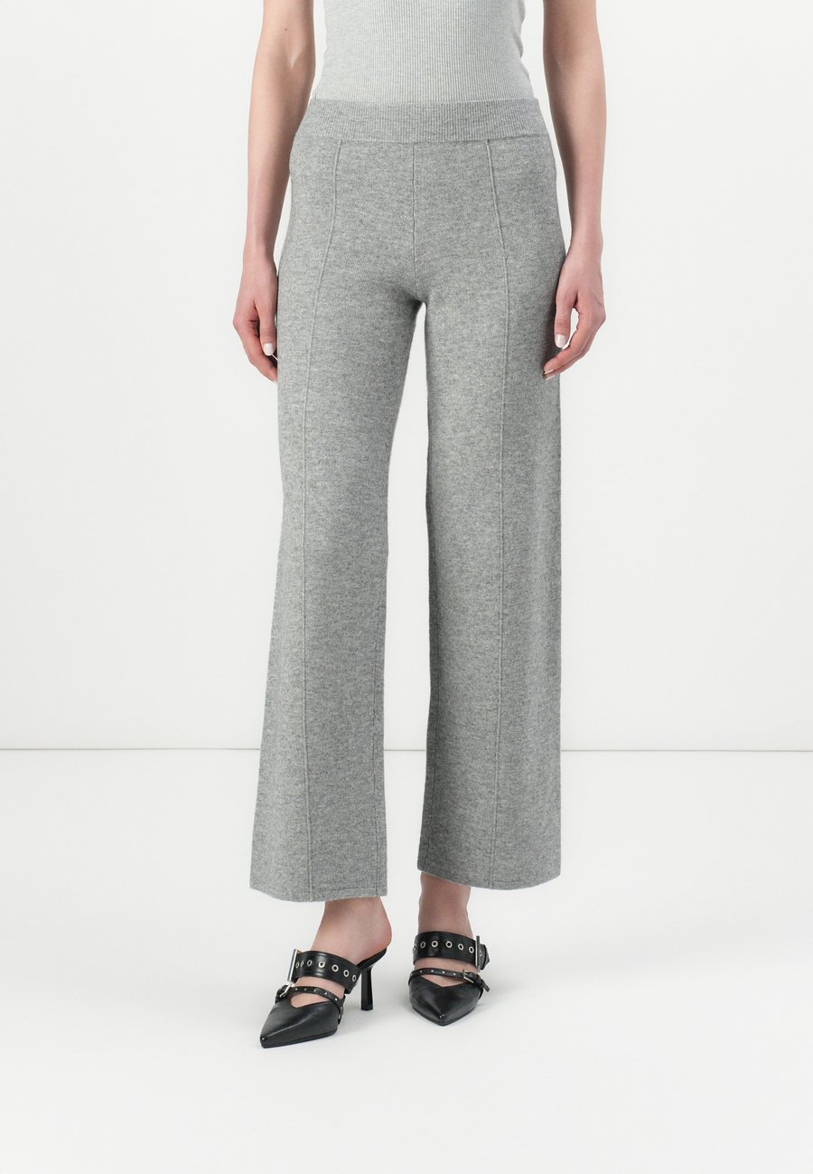Брюки Repeat Trousers, Grey/Light Grey
Брюки Repeat Trousers, Grey/Light Grey