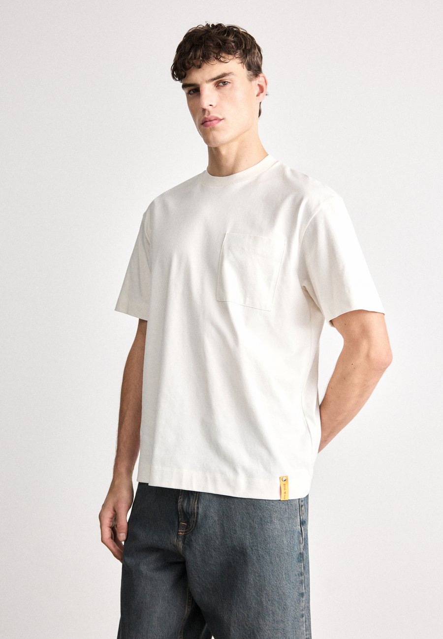 Футболка BOSS BOSS X STEIFF TAMES , Open White/White, Белый, Футболка BOSS BOSS X STEIFF TAMES , Open White/White
Футболка BOSS BOSS X STEIFF TAMES , Open White/White, Белый, Футболка BOSS BOSS X STEIFF TAMES , Open White/White