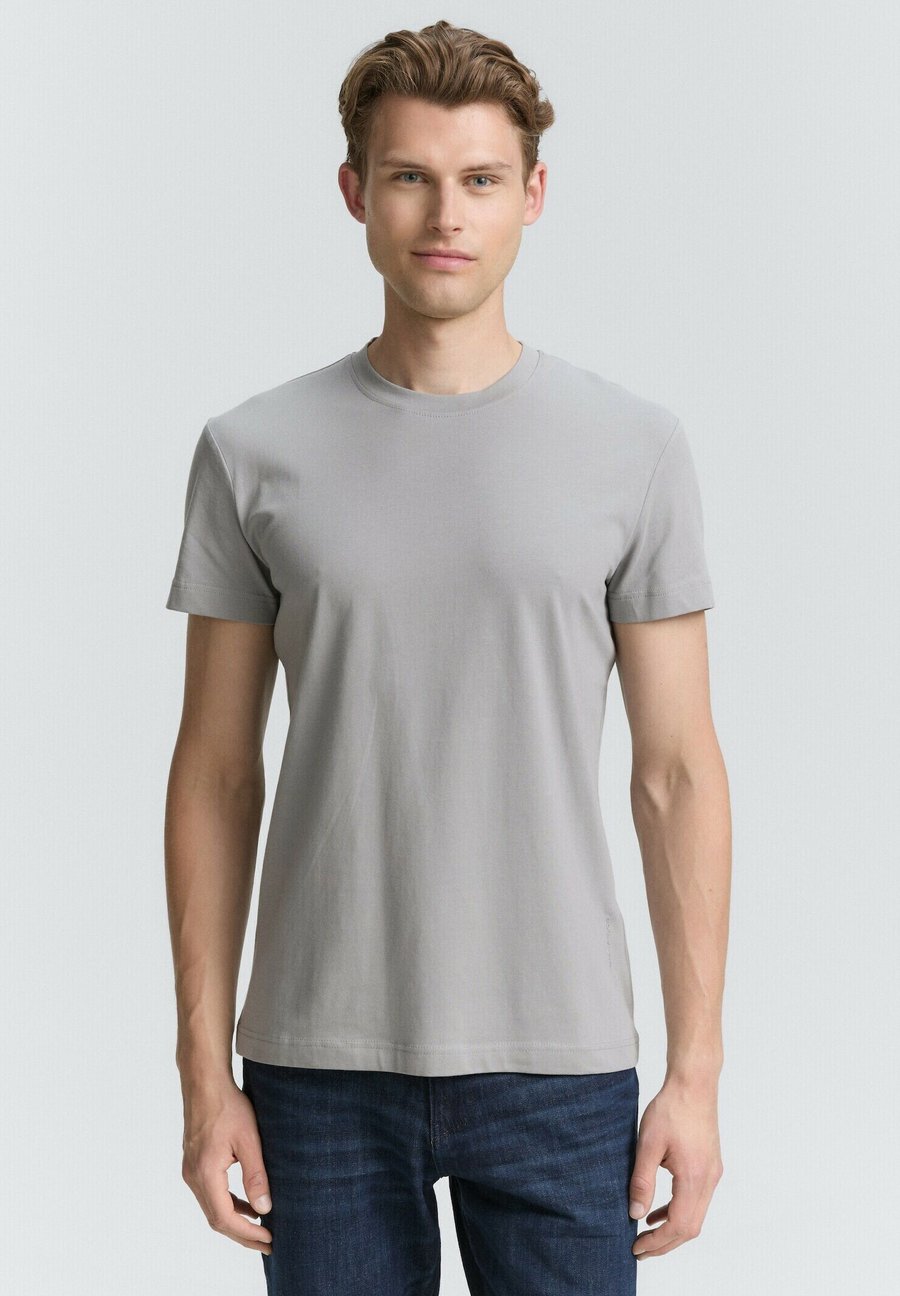 Футболка TOM TAILOR MIT STRETCH, Formal Grey/Grey, Серый, Футболка TOM TAILOR MIT STRETCH, Formal Grey/Grey
Футболка TOM TAILOR MIT STRETCH, Formal Grey/Grey, Серый, Футболка TOM TAILOR MIT STRETCH, Formal Grey/Grey