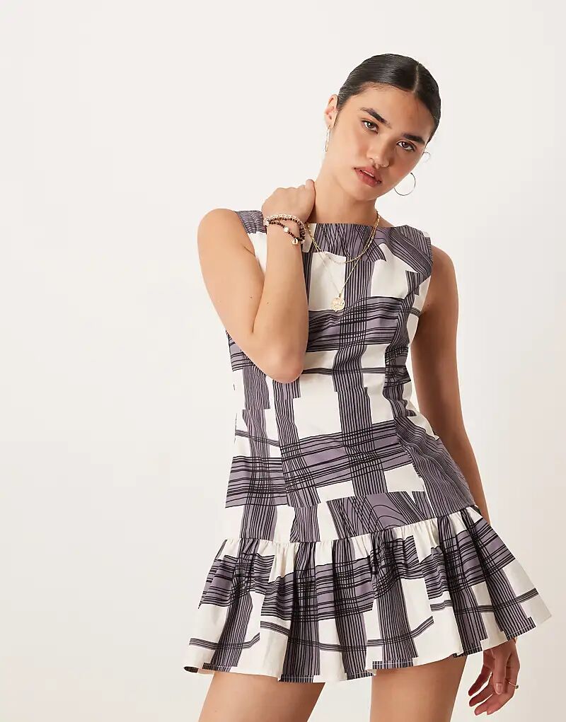 Платье-мини с принтом эскиза VRG GRL Zak в сине-белом цвете
Платье-мини с принтом эскиза VRG GRL Zak в сине-белом цвете