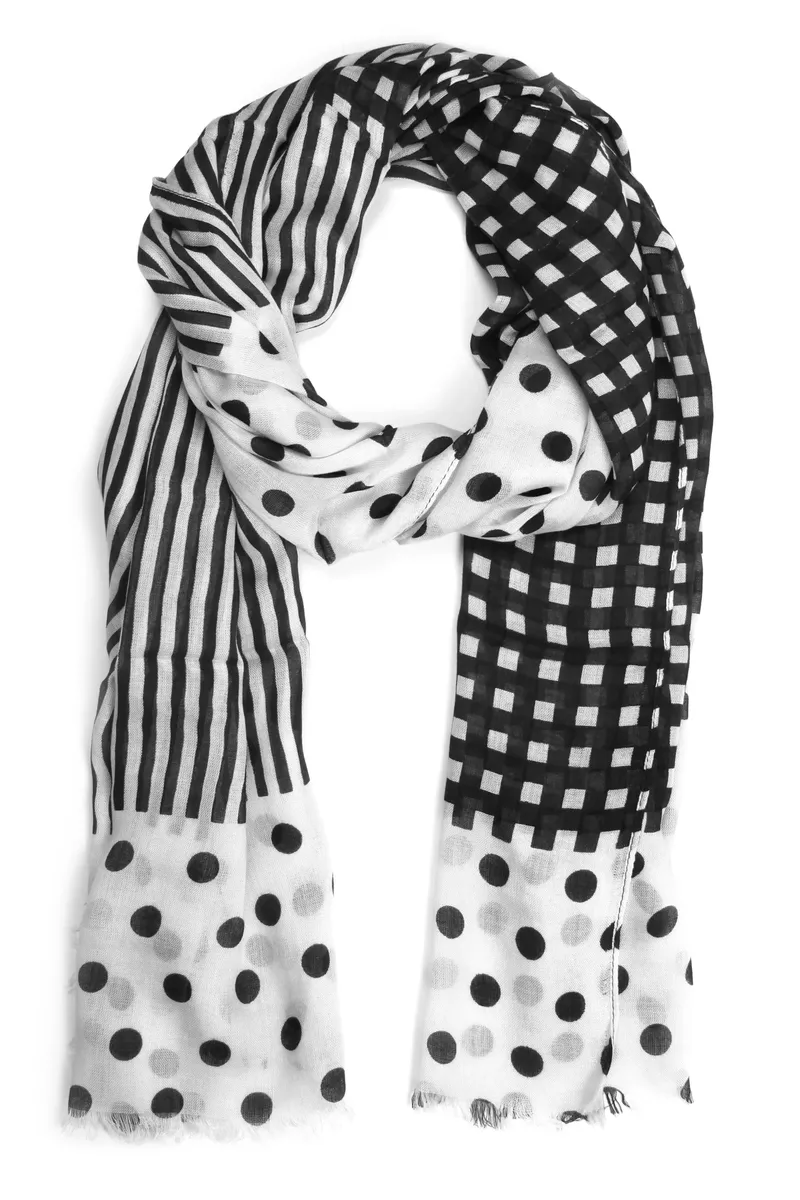 COLLEZIONE ALESSANDRO модный шарф Daline в дизайне с точками, сеткой и полосками, черный
COLLEZIONE ALESSANDRO модный шарф Daline в дизайне с точками, сеткой и полосками, черный