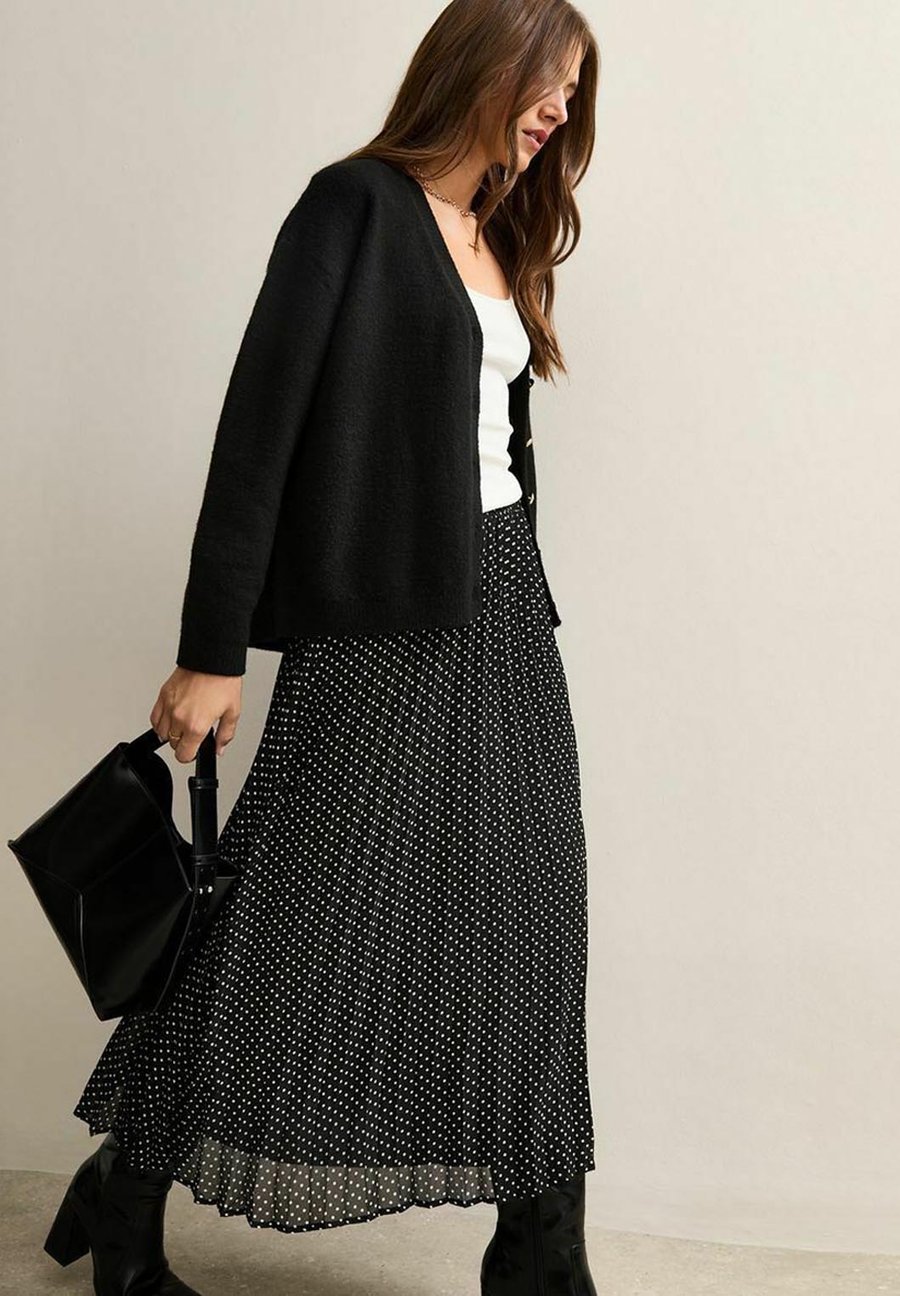Юбка New Look POLKA DOT CHIFFON PLEATED MIDI, Black Pattern/Black
Юбка New Look POLKA DOT CHIFFON PLEATED MIDI, Black Pattern/Black