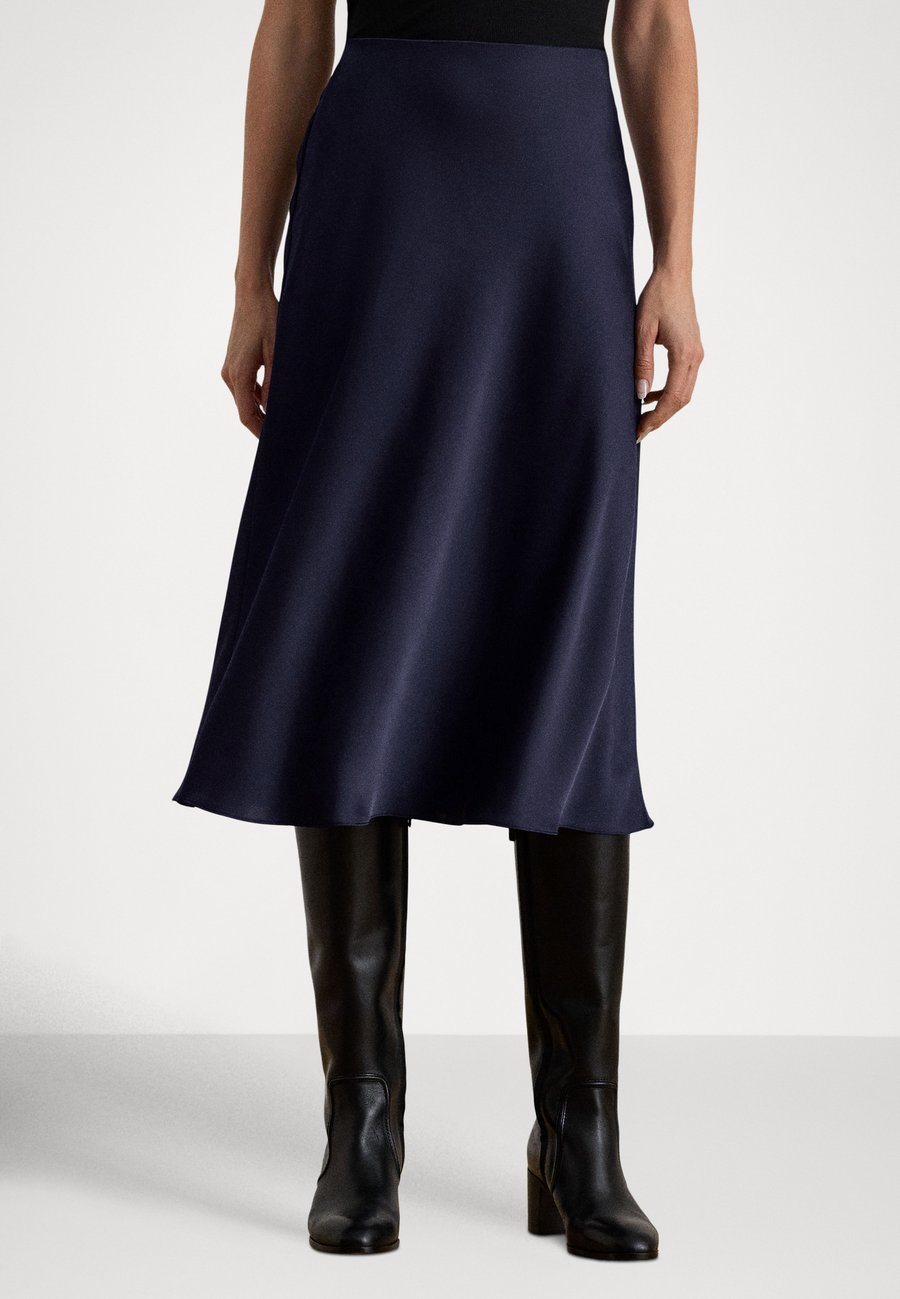 Юбка Lauren Ralph Lauren SATIN CHARMEUSE MIDI SKIRT, Navy/Dark Blue
Юбка Lauren Ralph Lauren SATIN CHARMEUSE MIDI SKIRT, Navy/Dark Blue