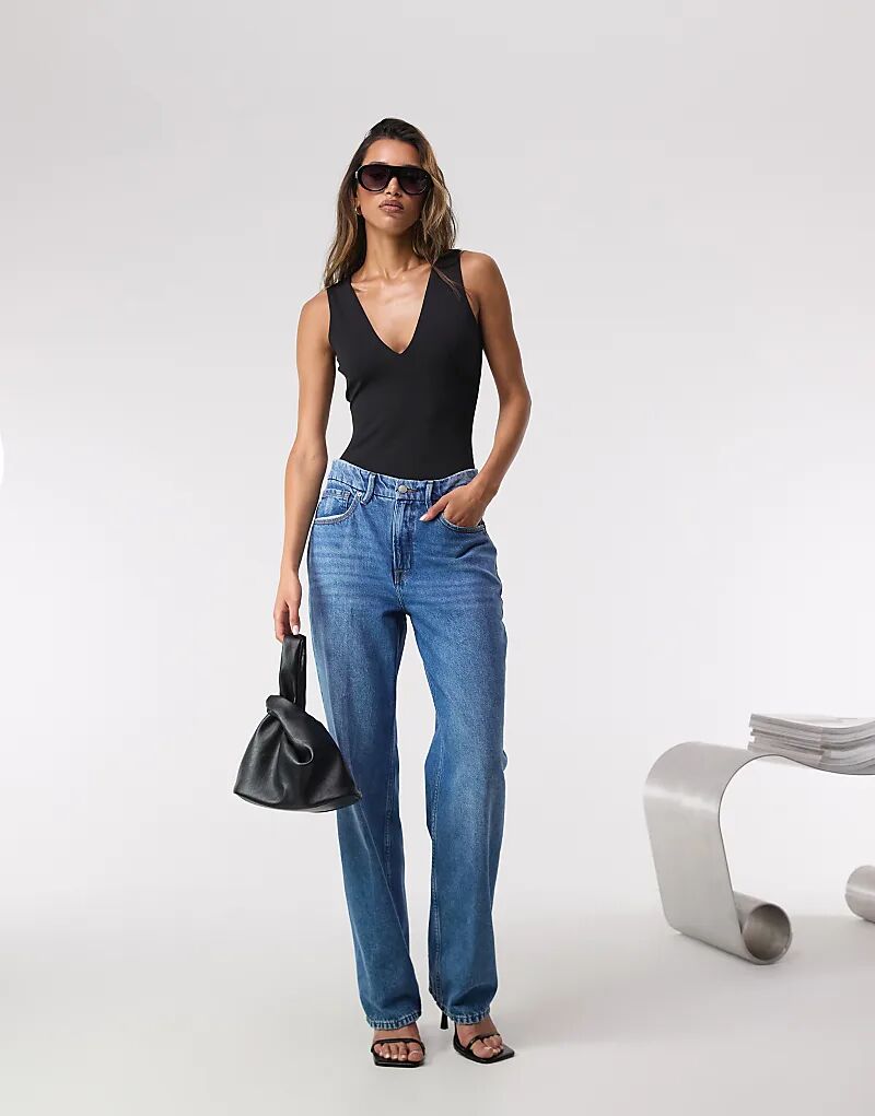 Good American Джинсы 90-х синего цвета
Good American Джинсы 90-х синего цвета