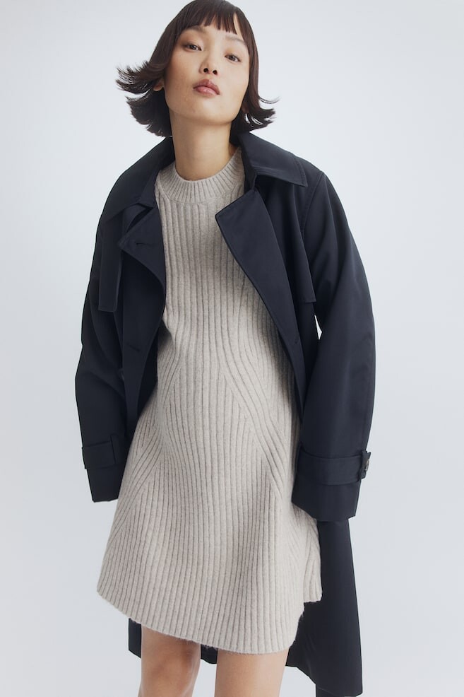 Трикотажное платье mom в рубчик H&M, серый
Трикотажное платье mom в рубчик H&M, серый