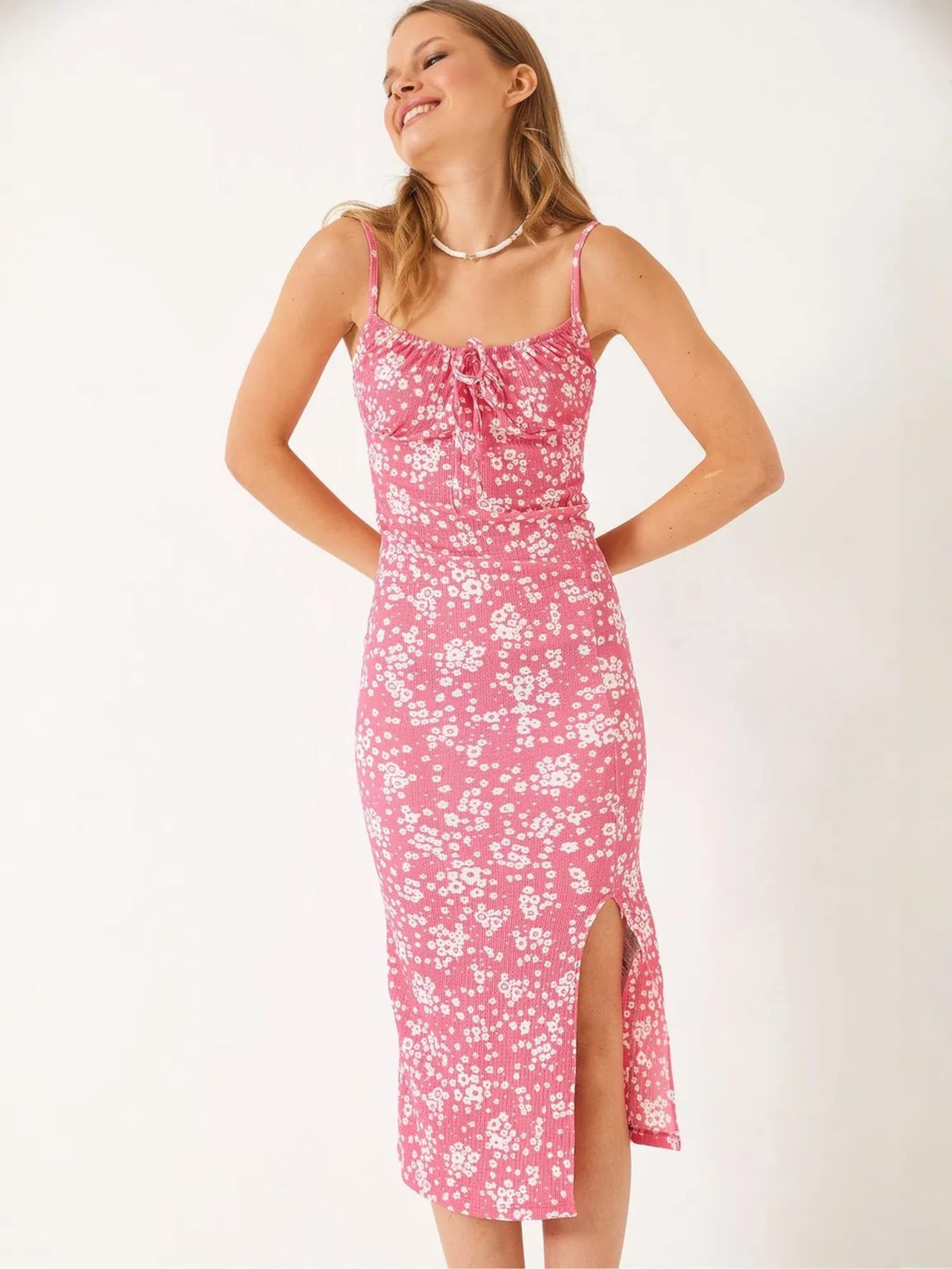 Bianco Lucci Платье в розовом цвете
Bianco Lucci Платье в розовом цвете