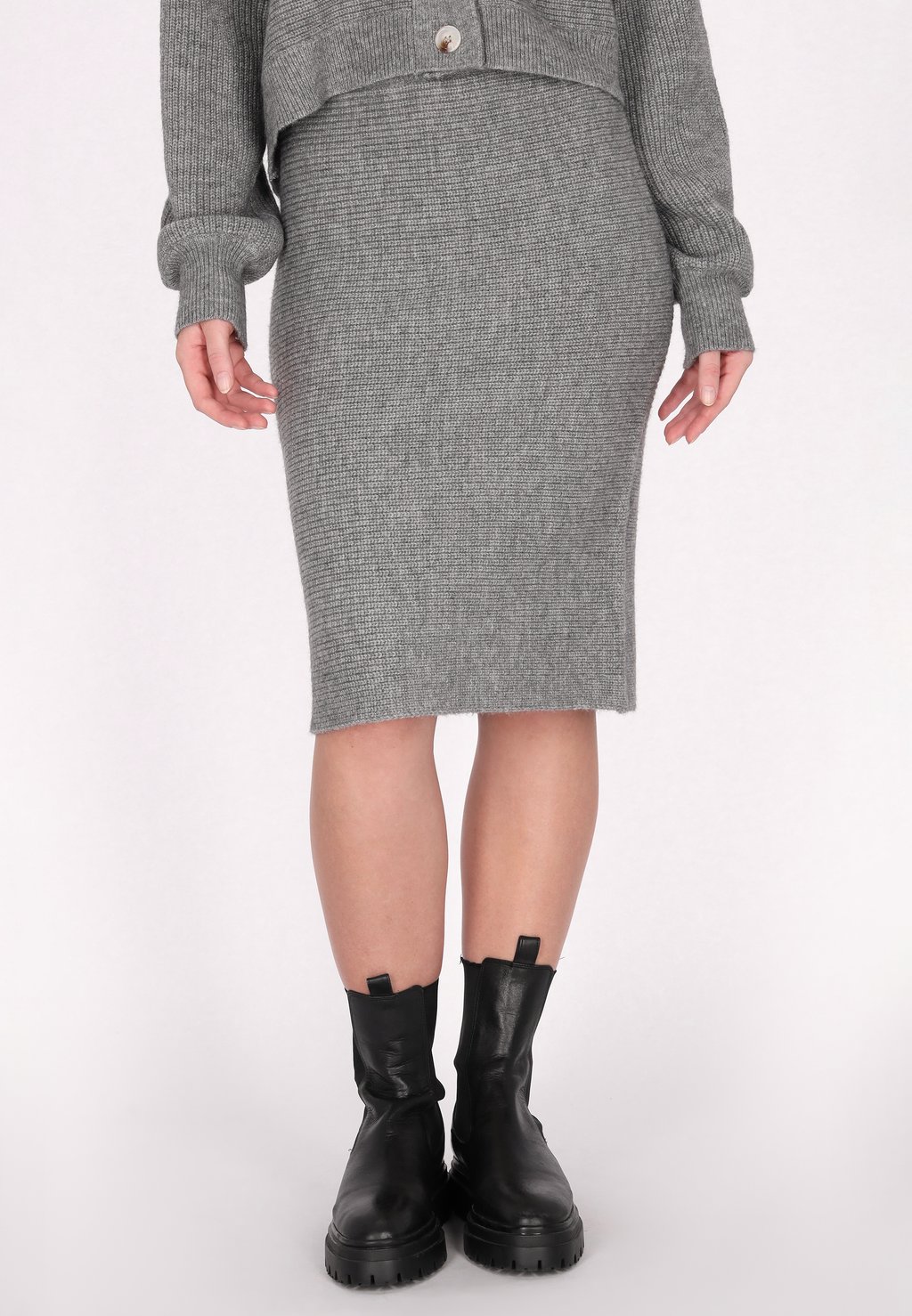 Юбка-карандаш DreiMaster, серый
Юбка-карандаш DreiMaster, серый