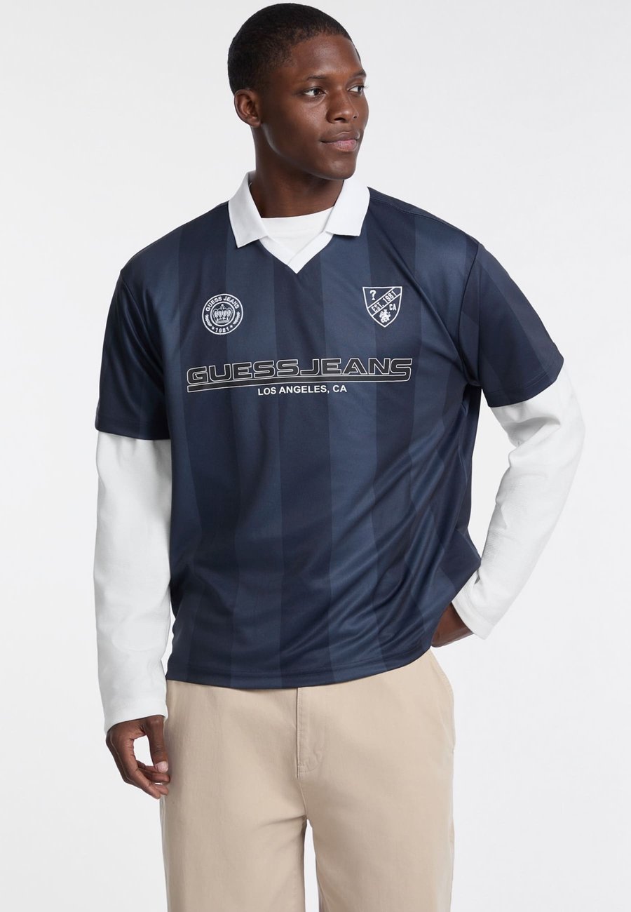 Поло Guess Jeans FUSSBALL, Dunkelblau/Dark Blue
Поло Guess Jeans FUSSBALL, Dunkelblau/Dark Blue