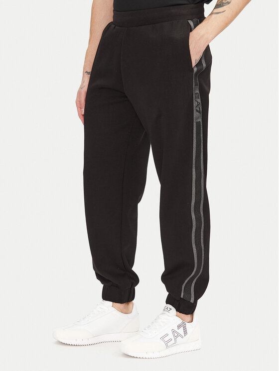 Современные спортивные штаны 7M000545 AF12660 UC001 Ea7 Emporio Armani, черный
Современные спортивные штаны 7M000545 AF12660 UC001 Ea7 Emporio Armani, черный