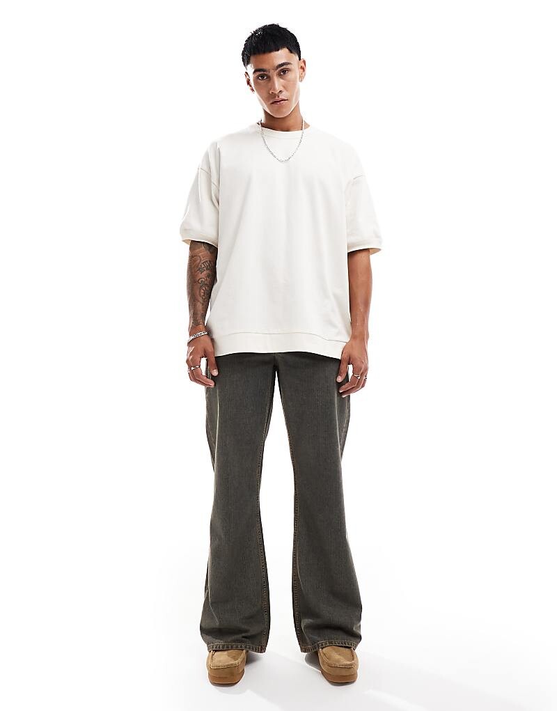 Светлые расклешенные джинсы ASOS DESIGN с тонированным эффектом
Светлые расклешенные джинсы ASOS DESIGN с тонированным эффектом