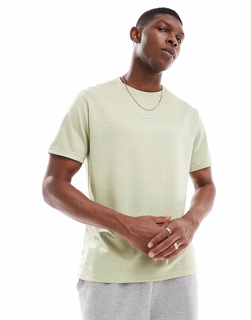 Футболка с графическим принтом Nike Air зеленого цвета
Футболка с графическим принтом Nike Air зеленого цвета