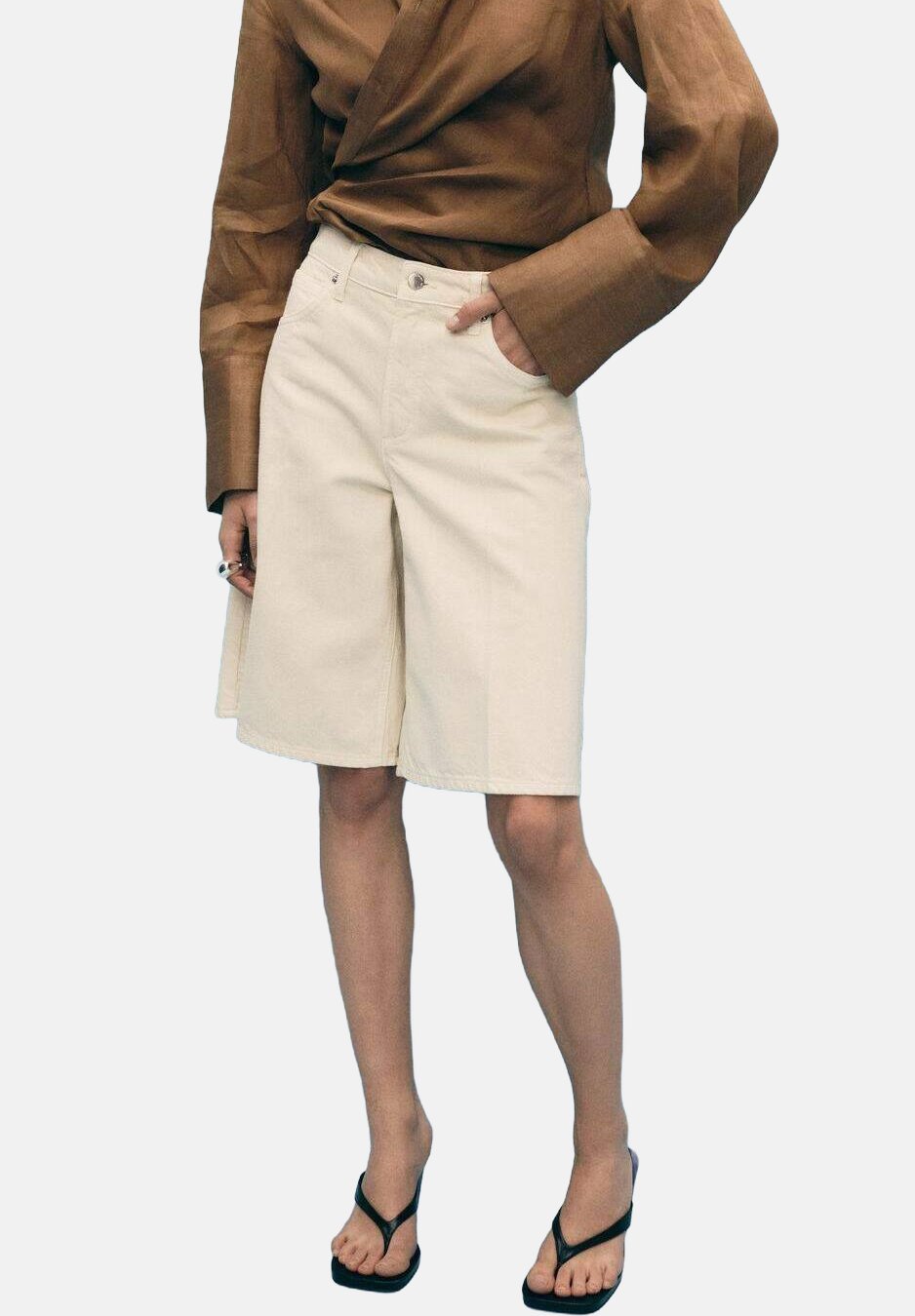 Джинсовые шорты SOFIA Mango, белый
Джинсовые шорты SOFIA Mango, белый