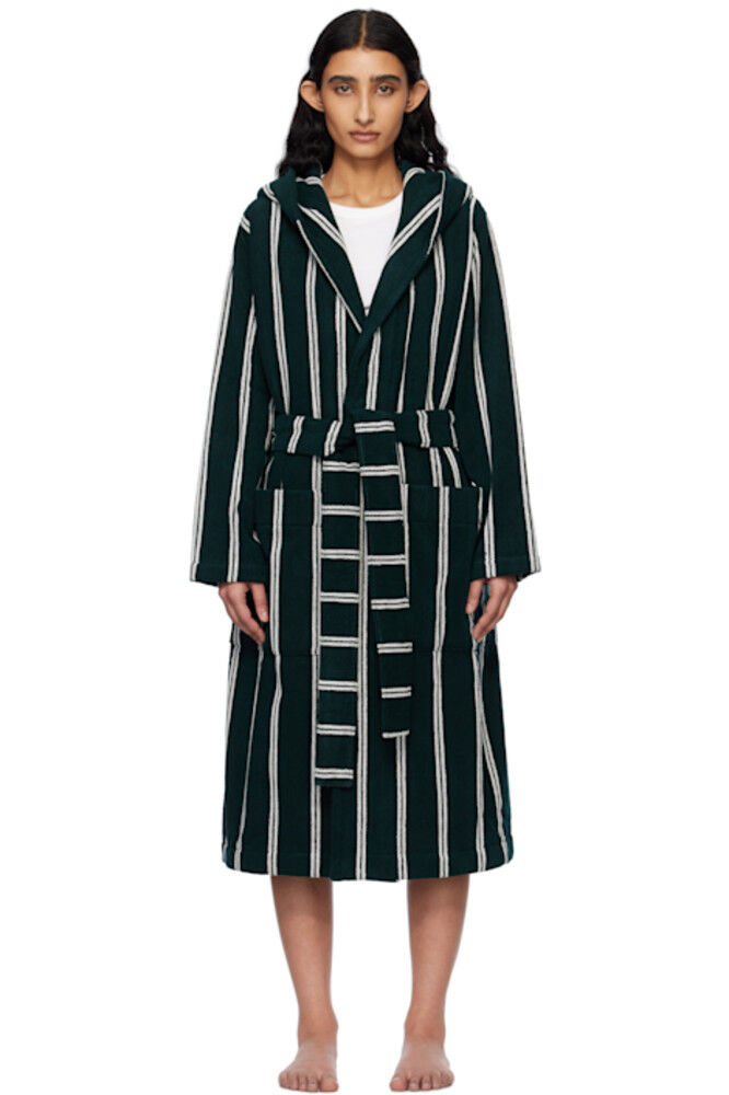 Зеленый и белый махровый халат с капюшоном Tekla
Зеленый и белый махровый халат с капюшоном Tekla