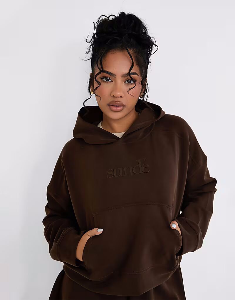 Мягкая на ощупь толстовка свободного кроя Sunde цвета шоколада Sundé
Мягкая на ощупь толстовка свободного кроя Sunde цвета шоколада Sundé