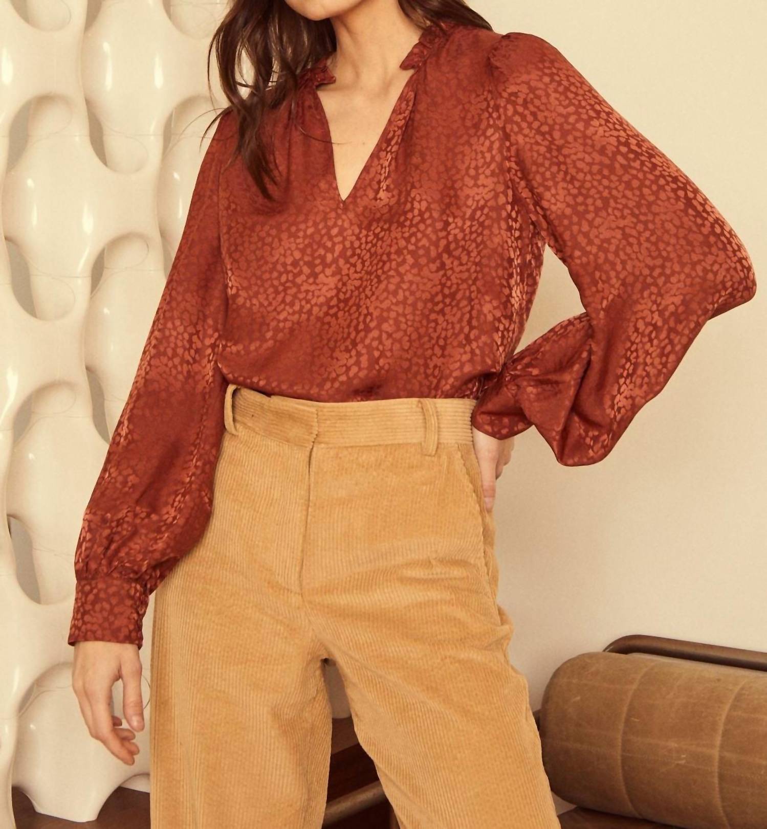 Лена Топ в Astro Dust CABALLERO
Лена Топ в Astro Dust CABALLERO