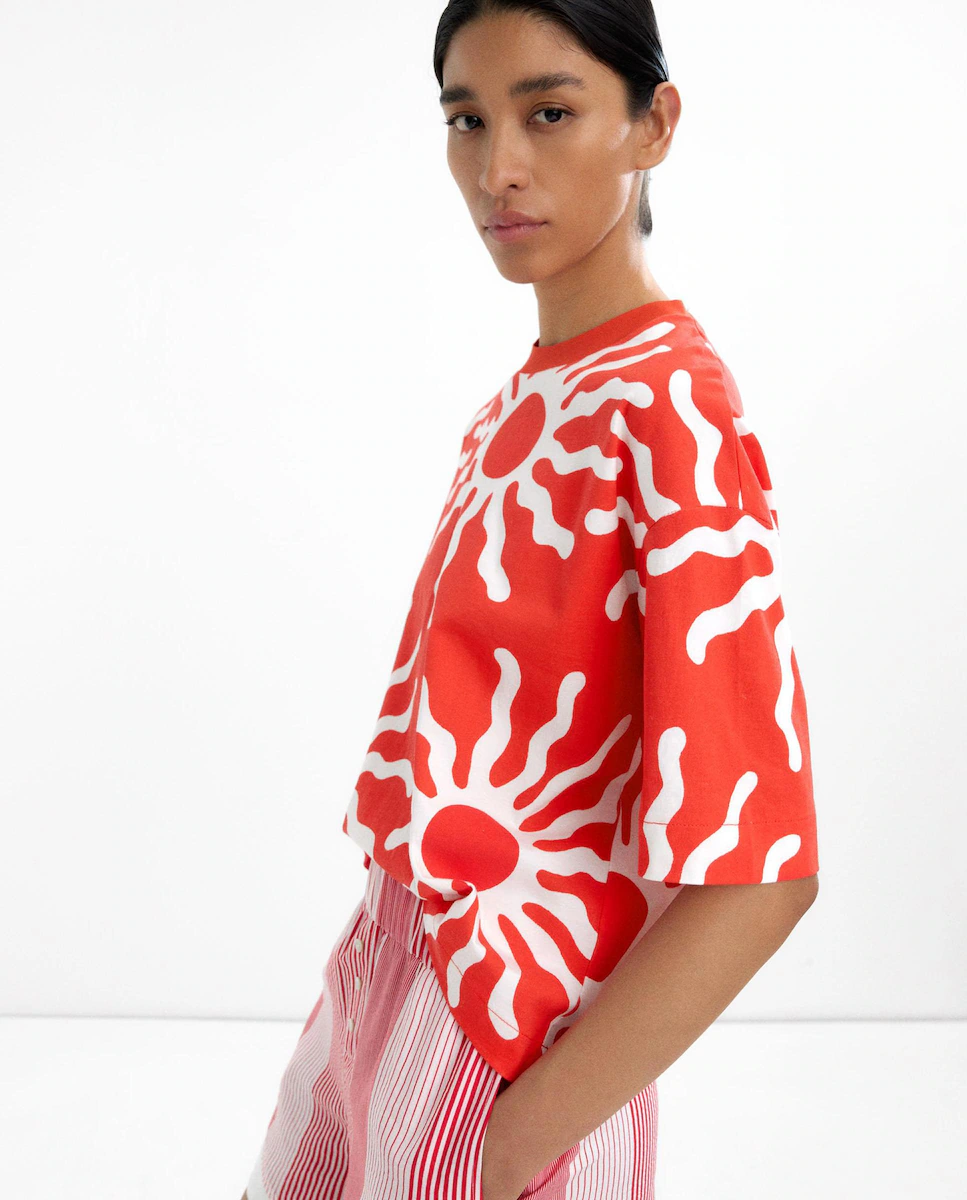 Женская футболка с коротким рукавом 100% хлопок с принтами Parfois, красный 
Женская футболка с коротким рукавом 100% хлопок с принтами Parfois, красный