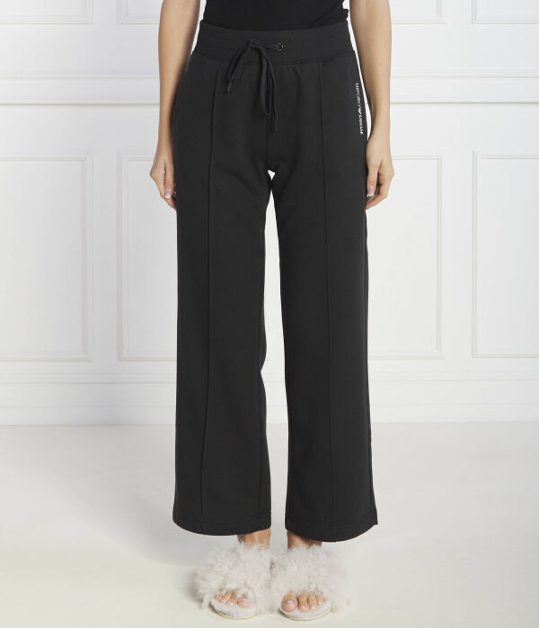 Брюки женские спортивные Emporio Armani домашние, черный
Брюки женские спортивные Emporio Armani домашние, черный