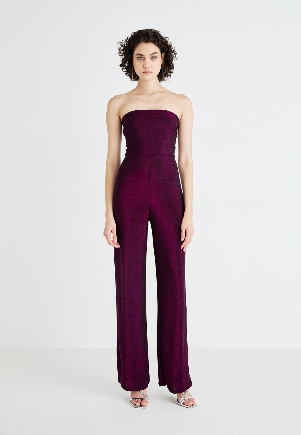 Комбинезон CORDELIA BANDEAU GLITTER WAL G., бордовый
Комбинезон CORDELIA BANDEAU GLITTER WAL G., бордовый