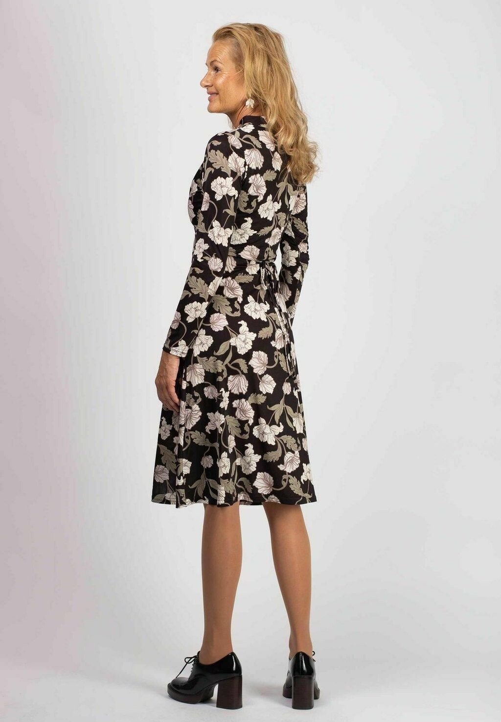 Платье из джерси PAULINE MAGNOLIA Stockholms Klänningsfabrik, черный
Платье из джерси PAULINE MAGNOLIA Stockholms Klänningsfabrik, черный