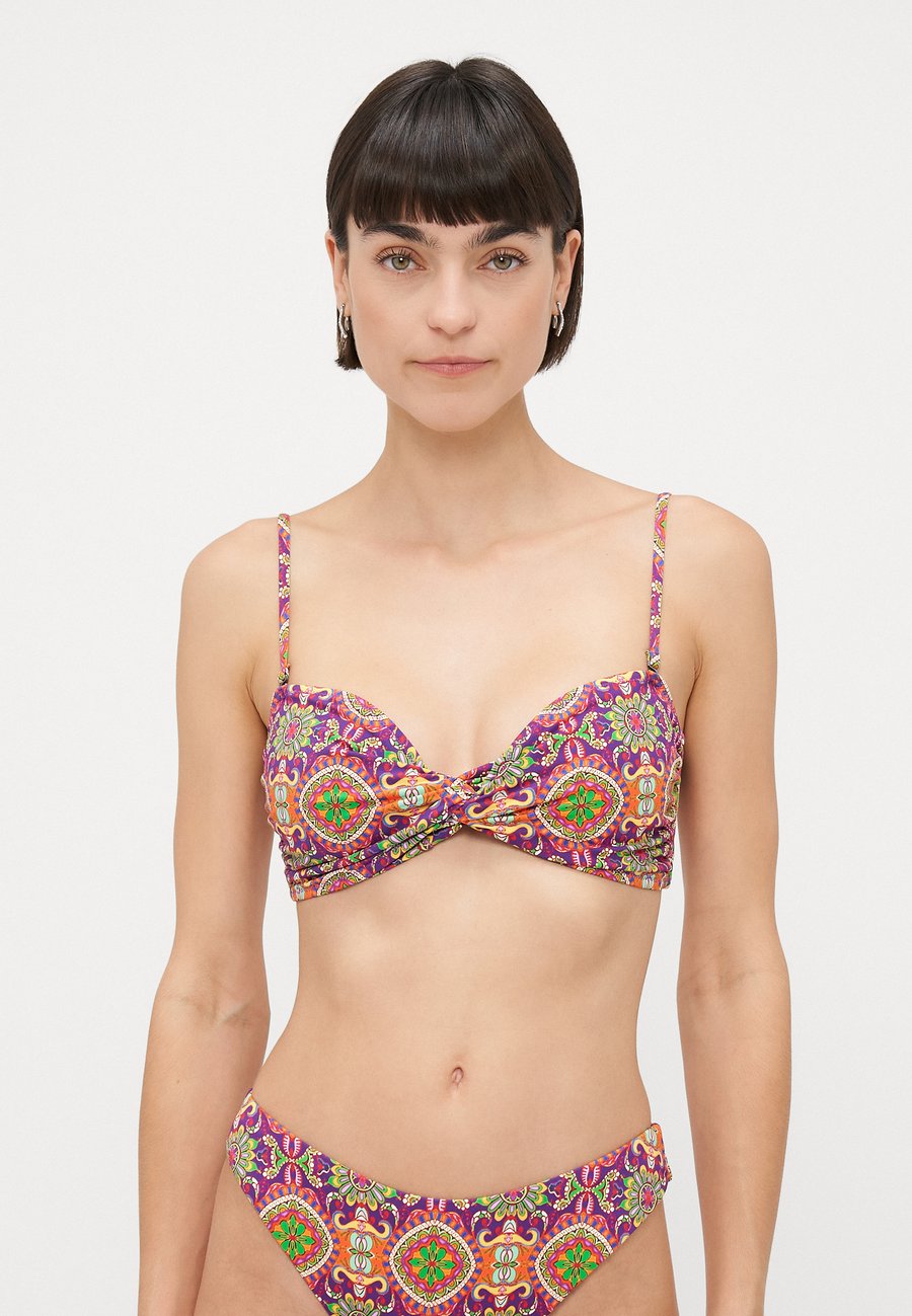 Топ бикини It's Now Cool THE TWIST BANDEAU, Multi-Coloured
Топ бикини It's Now Cool THE TWIST BANDEAU, Multi-Coloured