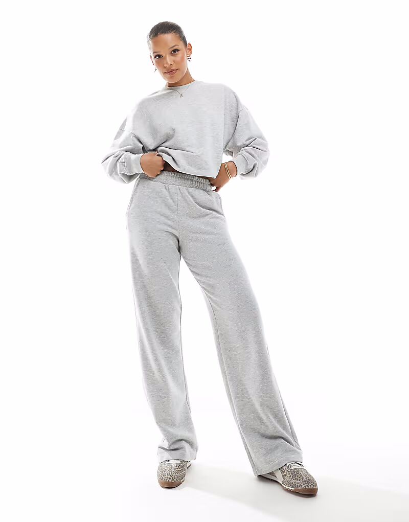 Свободные спортивные штаны JJXX серого цвета
Свободные спортивные штаны JJXX серого цвета