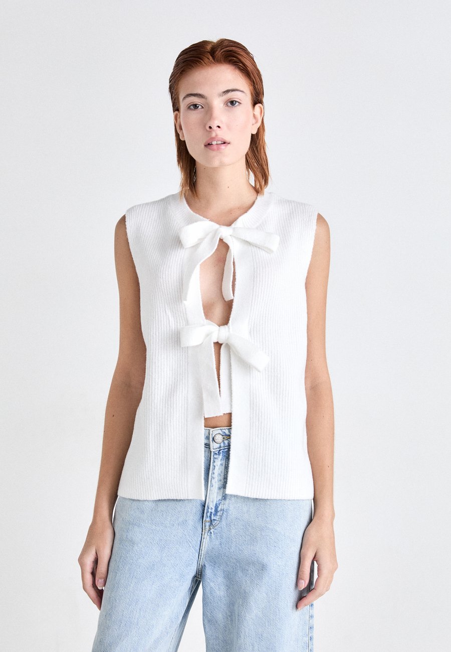 Кардиган Pieces PCSILLY TIE VEST, Cloud Dancer/Off-White
Кардиган Pieces PCSILLY TIE VEST, Cloud Dancer/Off-White