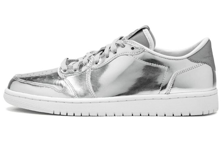 Кроссовки Jordan 1 Retro Low Pinnacle Metallic Silver
Кроссовки Jordan 1 Retro Low Pinnacle Metallic Silver