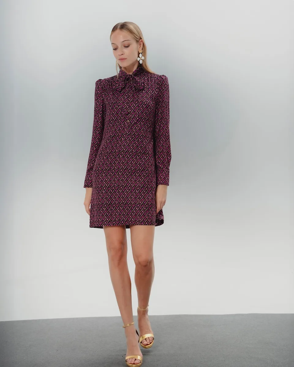 Короткое платье с бантом Елена Dolores Promesas, фуксия
Короткое платье с бантом Елена Dolores Promesas, фуксия