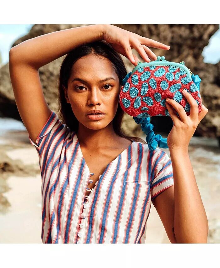 Красный и бирюзово-синий клатч ARIELA Arnoldi, расшитый вручную бисером Brunna.Co, синий
Красный и бирюзово-синий клатч ARIELA Arnoldi, расшитый вручную бисером Brunna.Co, синий