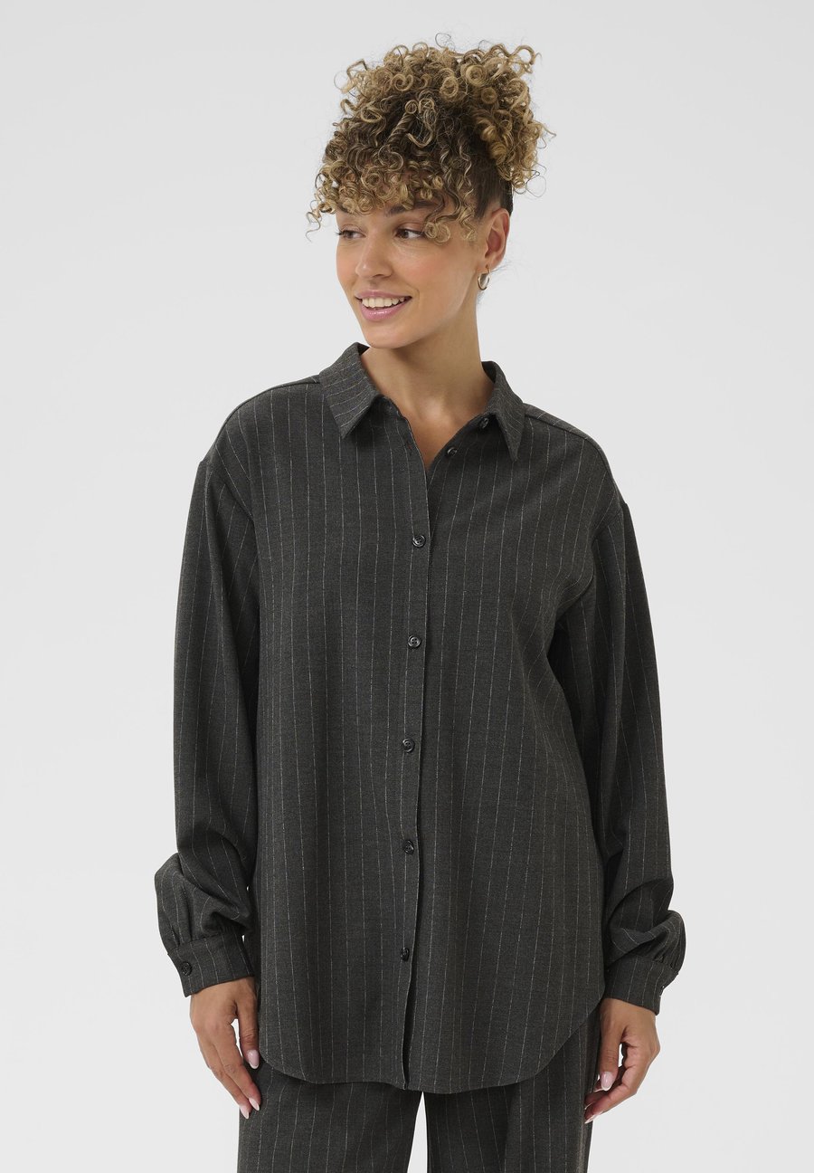 Блуза Cream TINGLE , Dark Grey Pinstriped/Dark Grey
Блуза Cream TINGLE , Dark Grey Pinstriped/Dark Grey