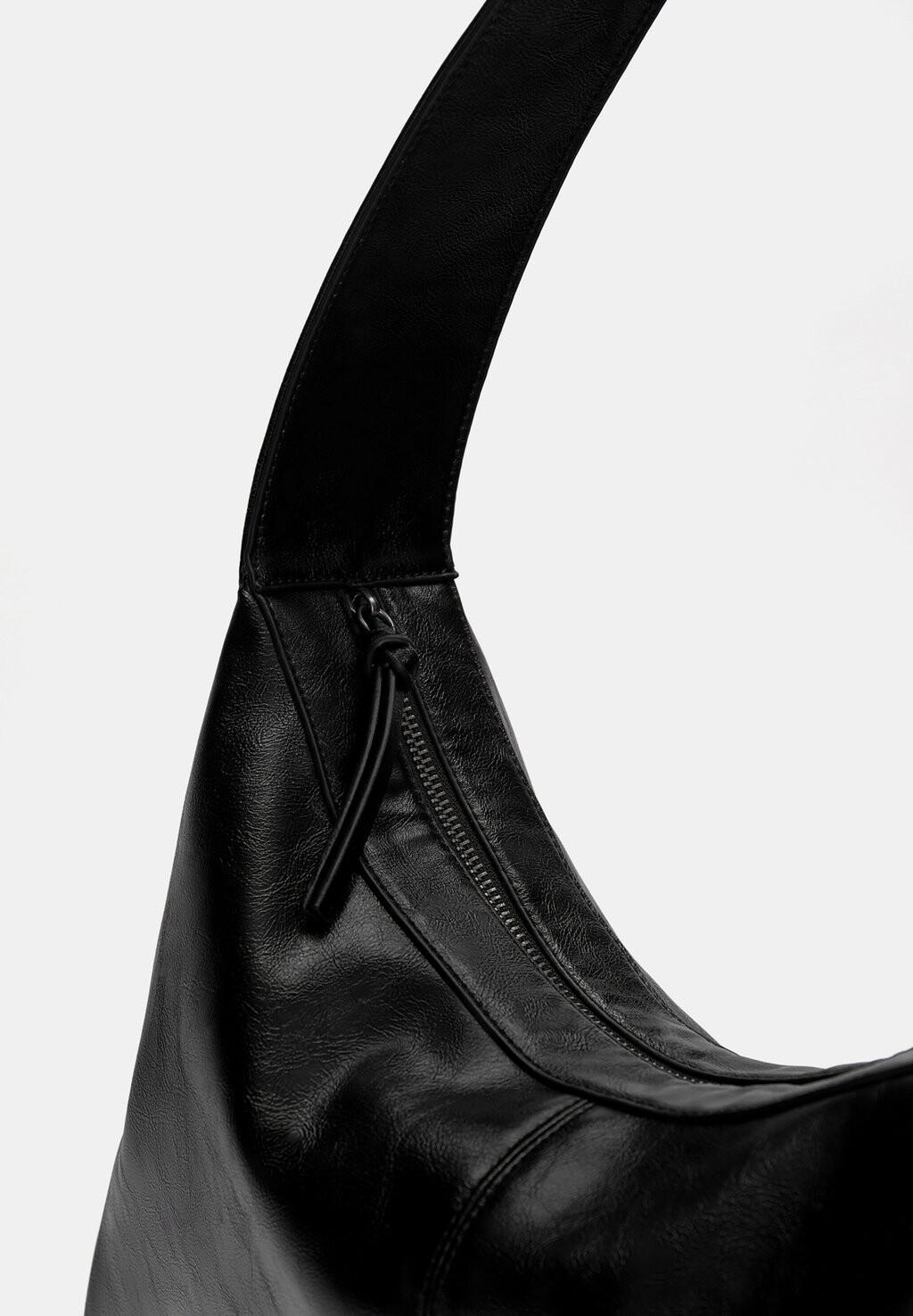 Сумочка PULL&BEAR, черный
Сумочка PULL&BEAR, черный