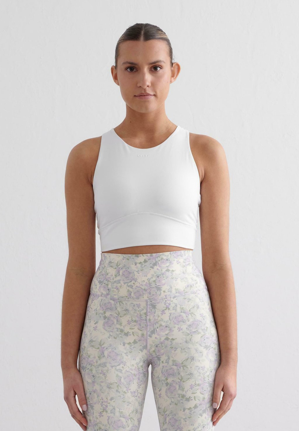 Спортивный бюстгальтер средней поддержки SENSE aim’n, белый
Спортивный бюстгальтер средней поддержки SENSE aim’n, белый