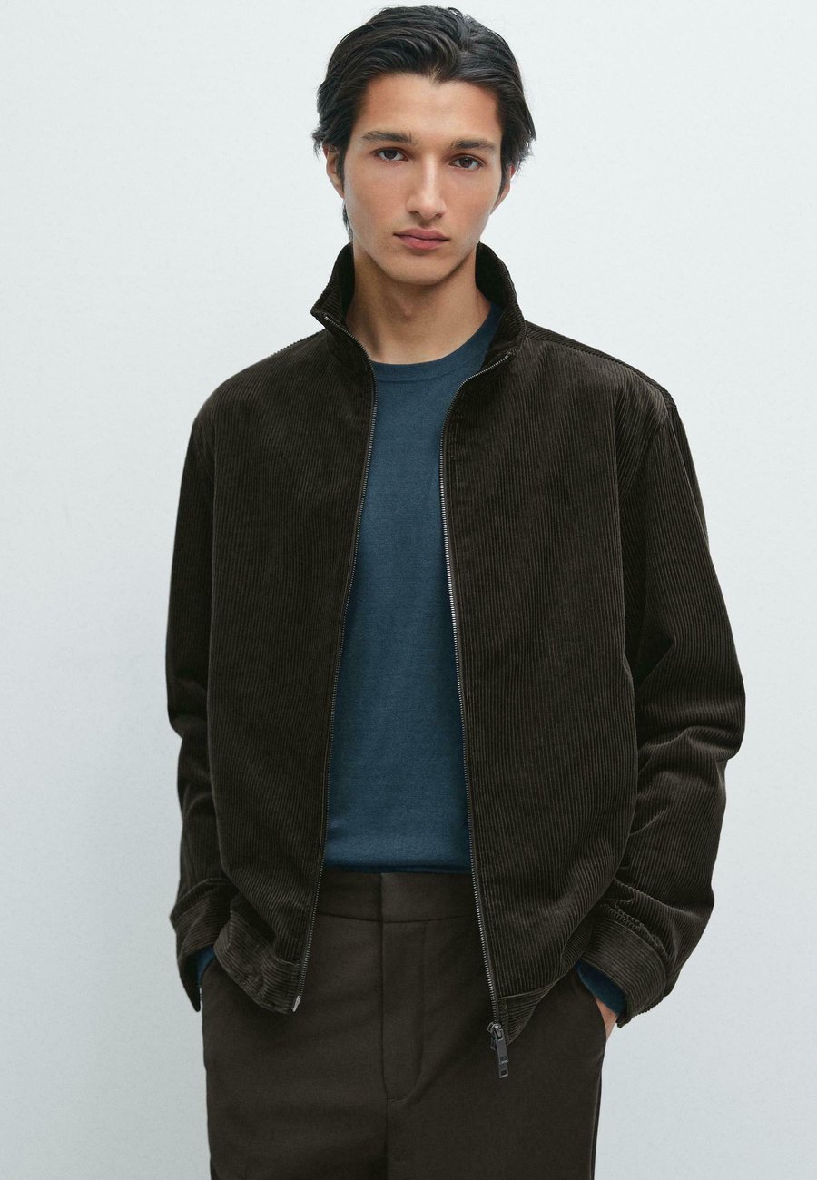Куртка Massimo Dutti HIGH NECK CORDUROY, Dark Brown
Куртка Massimo Dutti HIGH NECK CORDUROY, Dark Brown