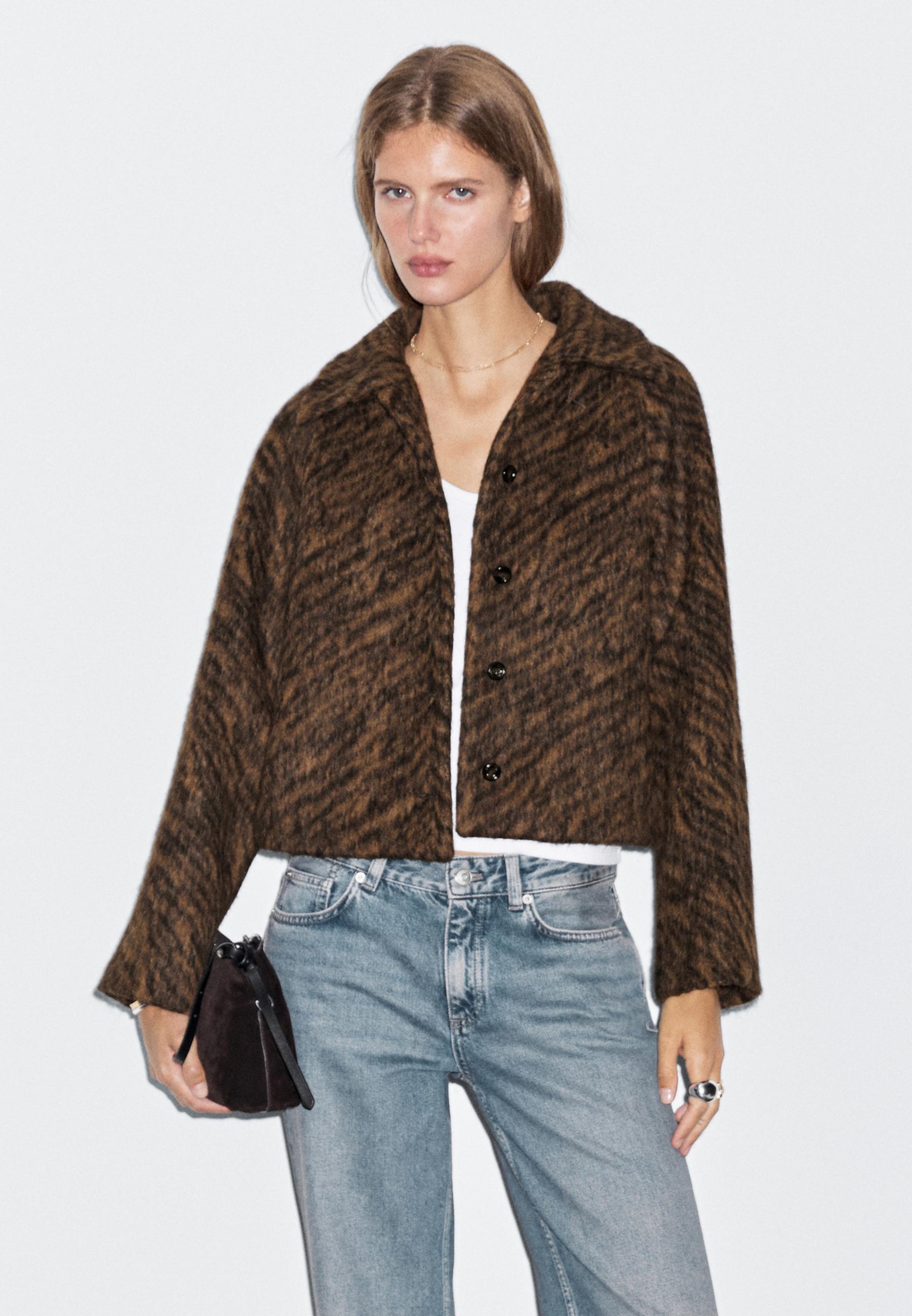 Короткое пальто с анималистичным принтом Massimo Dutti, Washed
Короткое пальто с анималистичным принтом Massimo Dutti, Washed