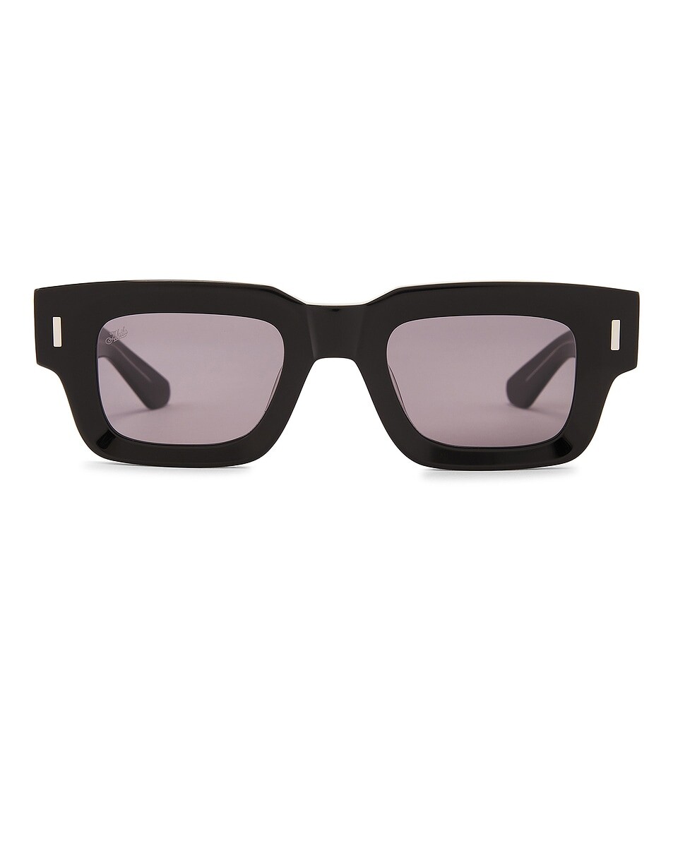 Солнцезащитные очки Ares Akila, черный
Солнцезащитные очки Ares Akila, черный