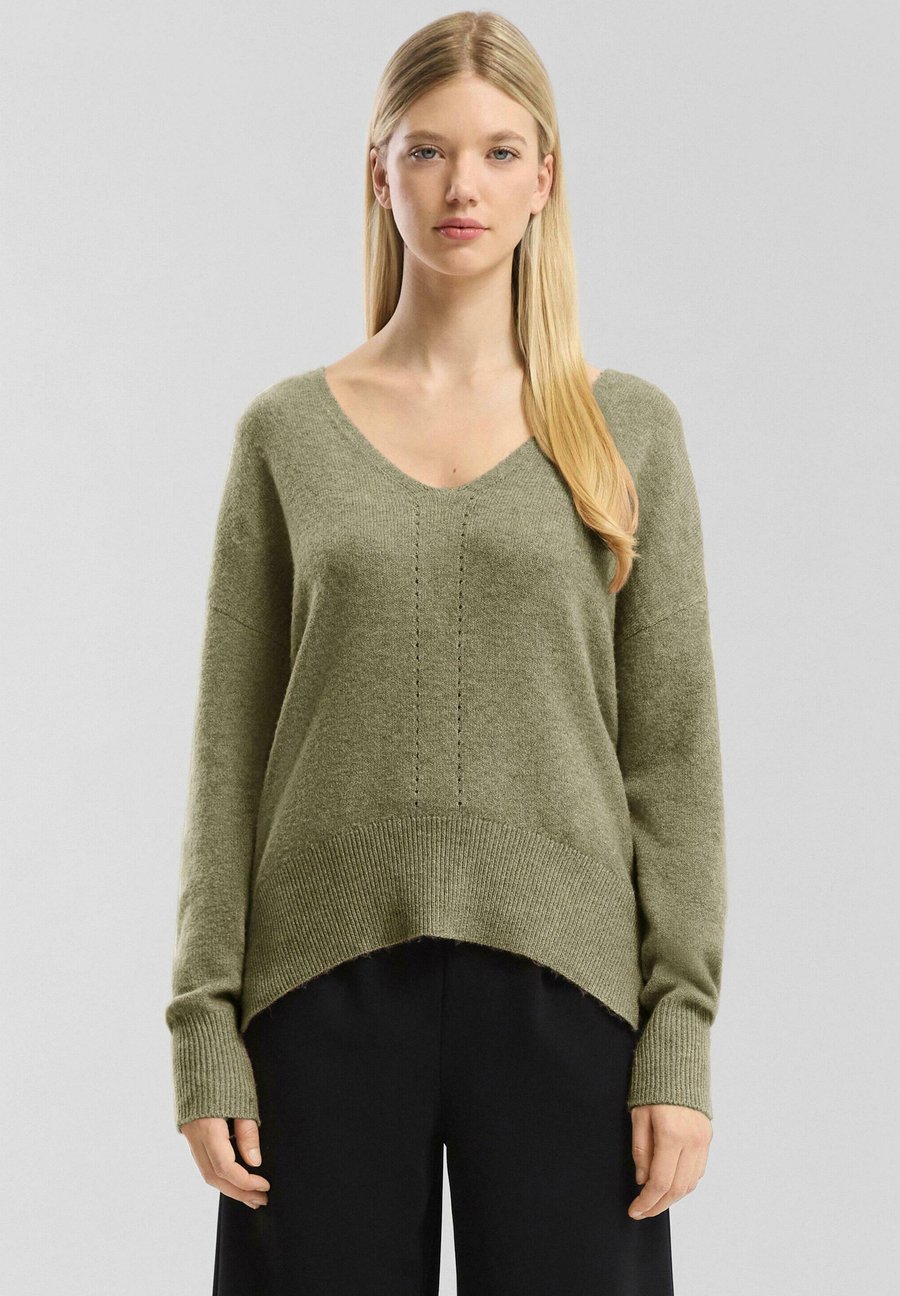 Джемпер QS Jumper, Olivgrün/Olive
Джемпер QS Jumper, Olivgrün/Olive