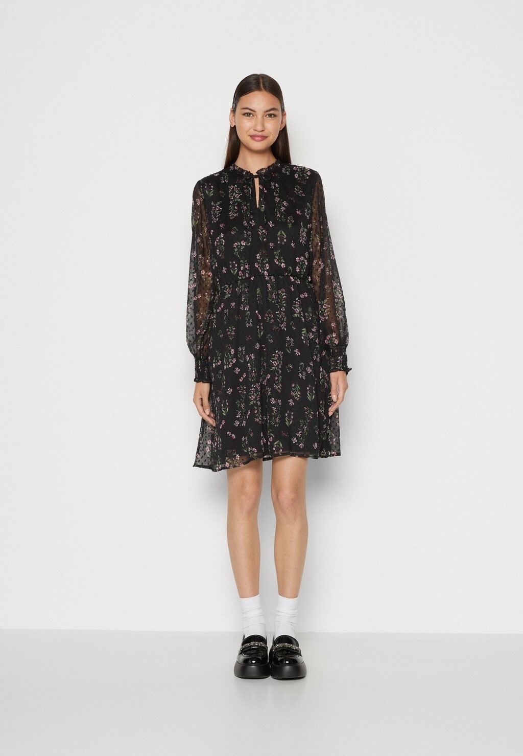 Платье повседневное ONLTESSA ELIZA DRESS ONLY, цвет black/light pink 
Платье повседневное ONLTESSA ELIZA DRESS ONLY, цвет black/light pink